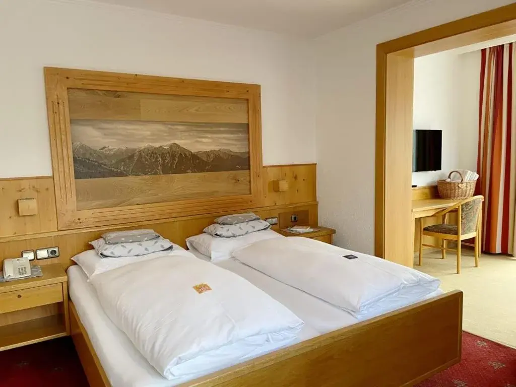 Family Double Room in Hotel Völserhof Family Double Room in Hotel Völserhof