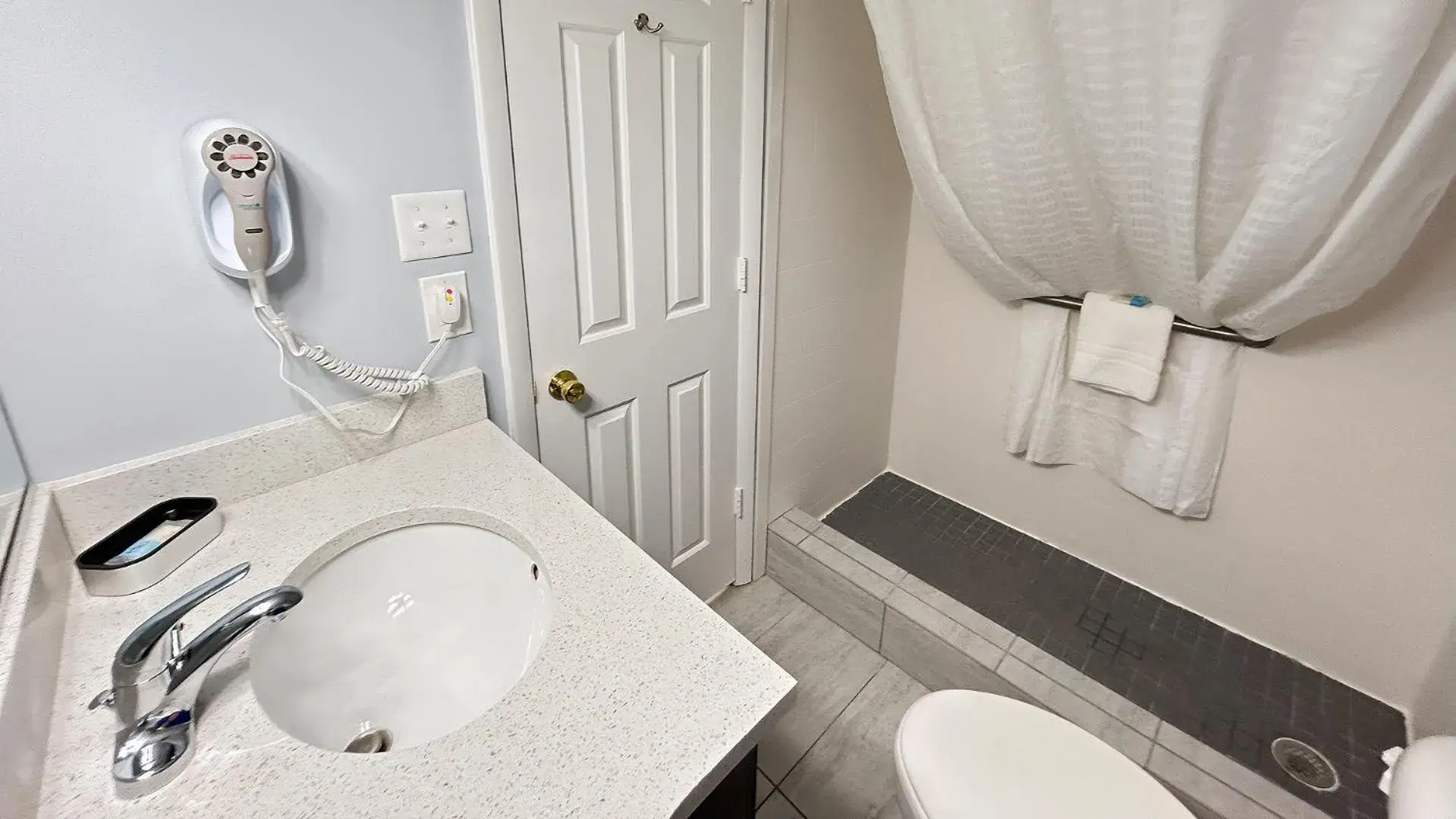 Shower, Bathroom in Ocean East Resort Club