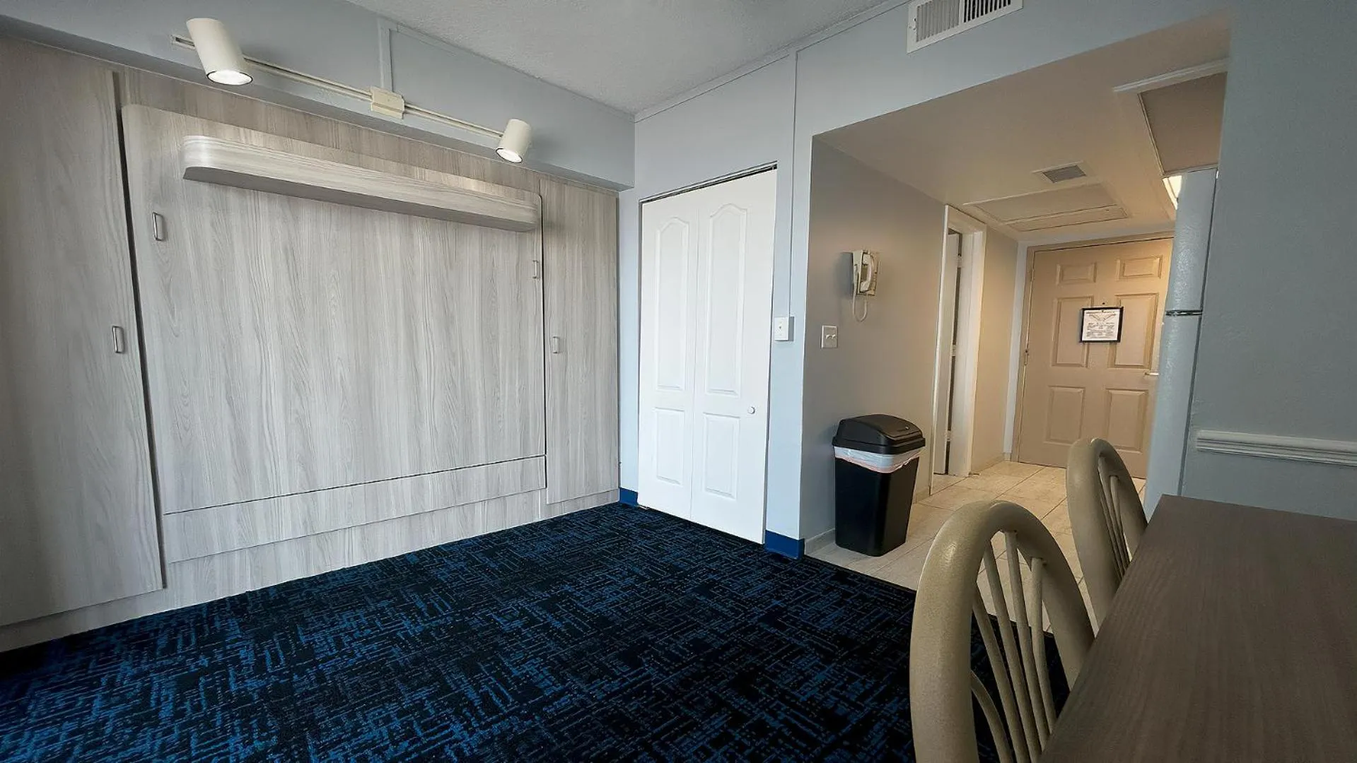 Bed in Ocean East Resort Club