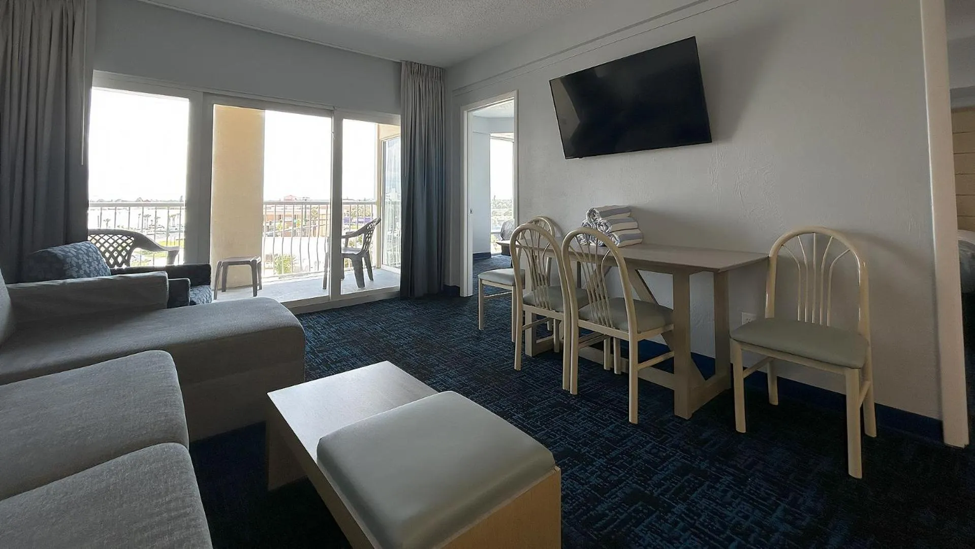 TV and multimedia in Ocean East Resort Club