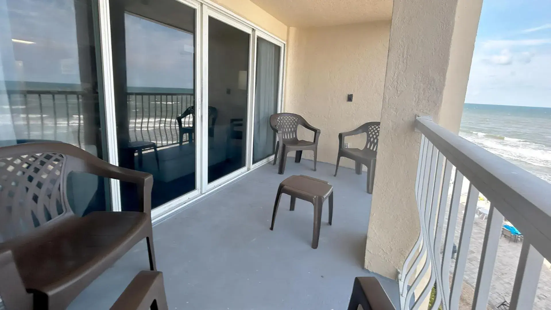 Patio, Balcony/Terrace in Ocean East Resort Club