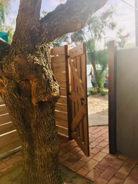 Property building in El Tamarisco