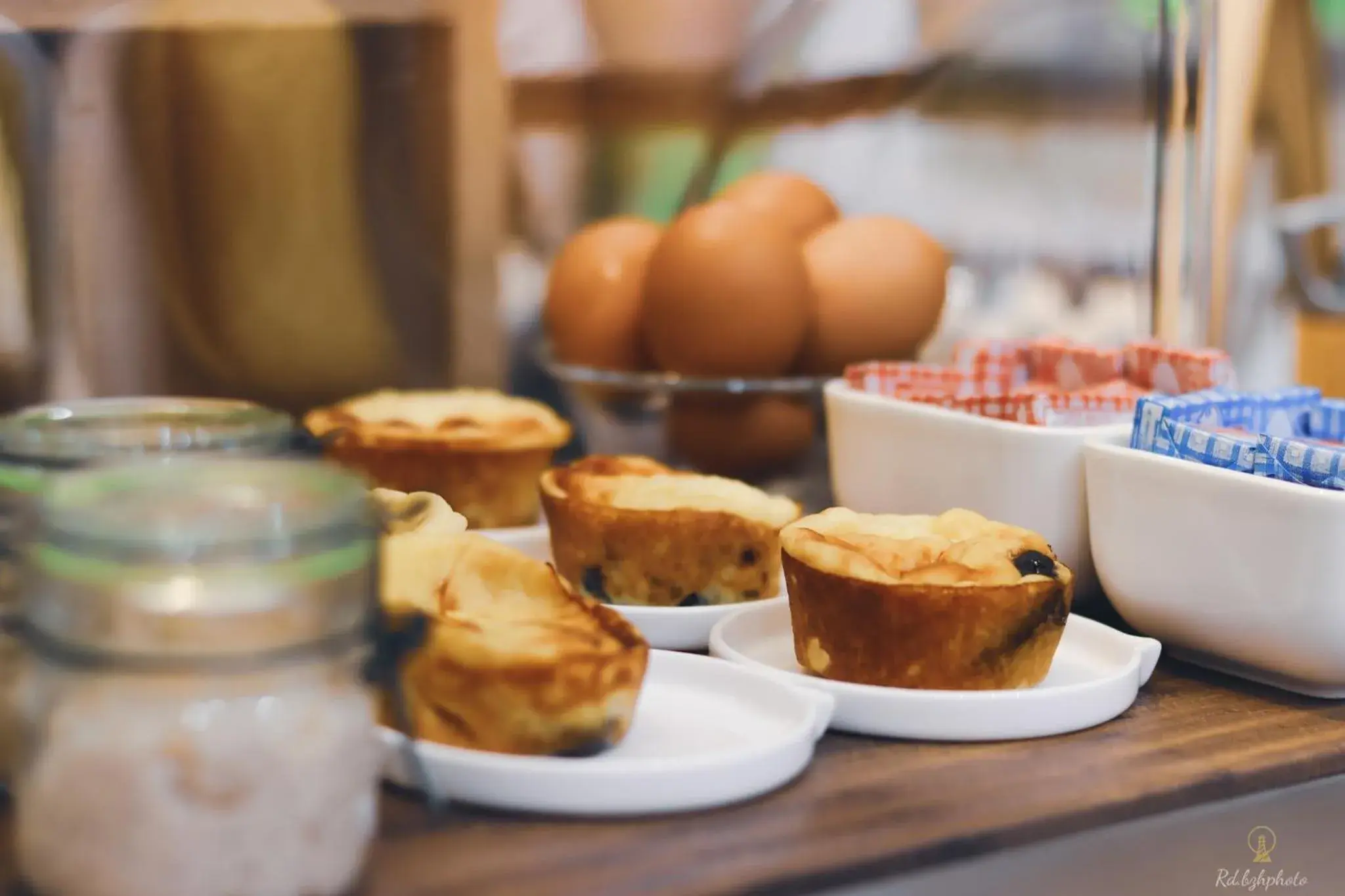 Buffet breakfast in Logis Hôtel du Parc Buffet breakfast in Logis Hôtel du Parc