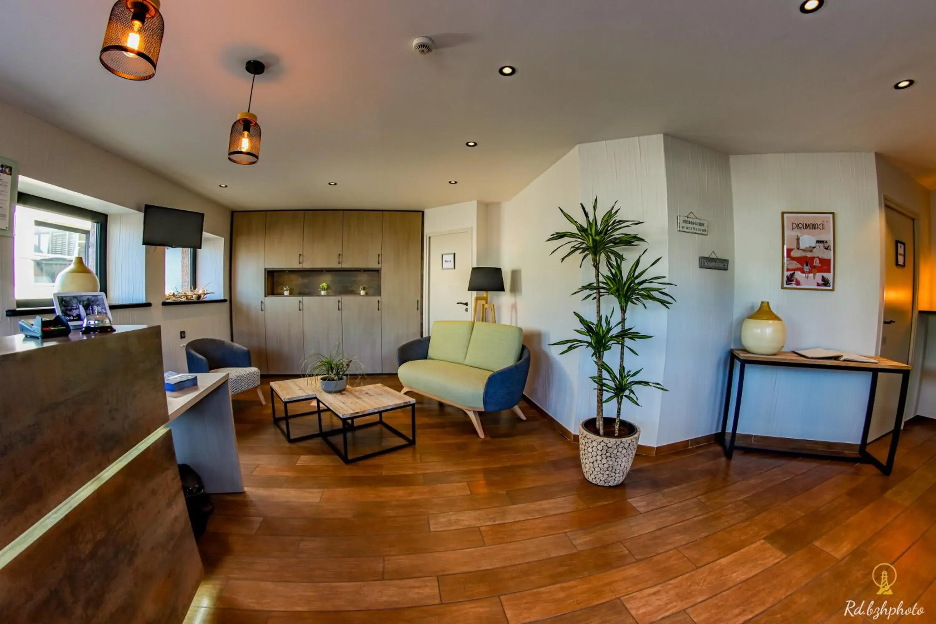 Lobby or reception in Logis Hôtel du Parc Lobby or reception in Logis Hôtel du Parc