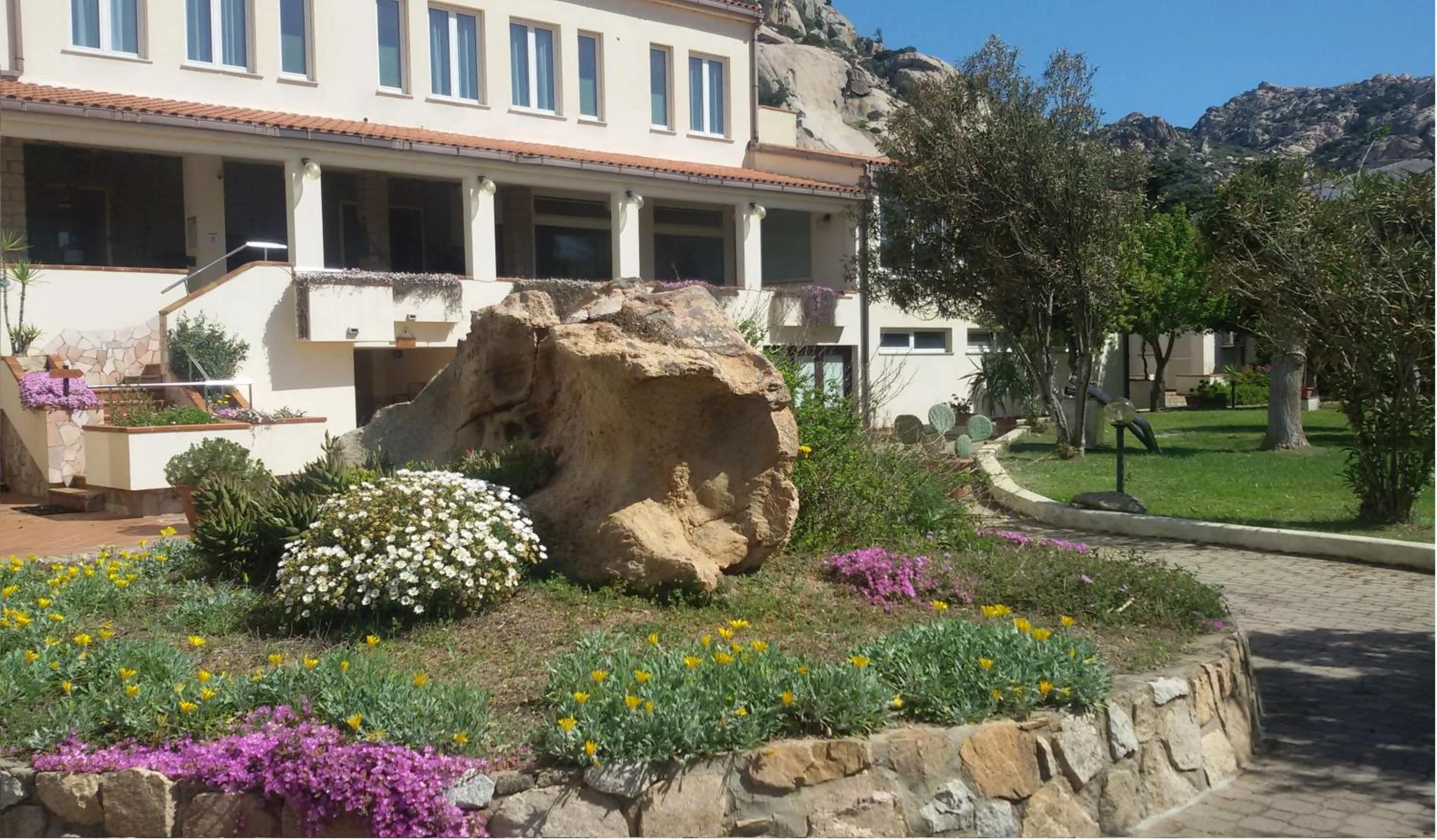 Spring in Hotel Nido D'aquila
