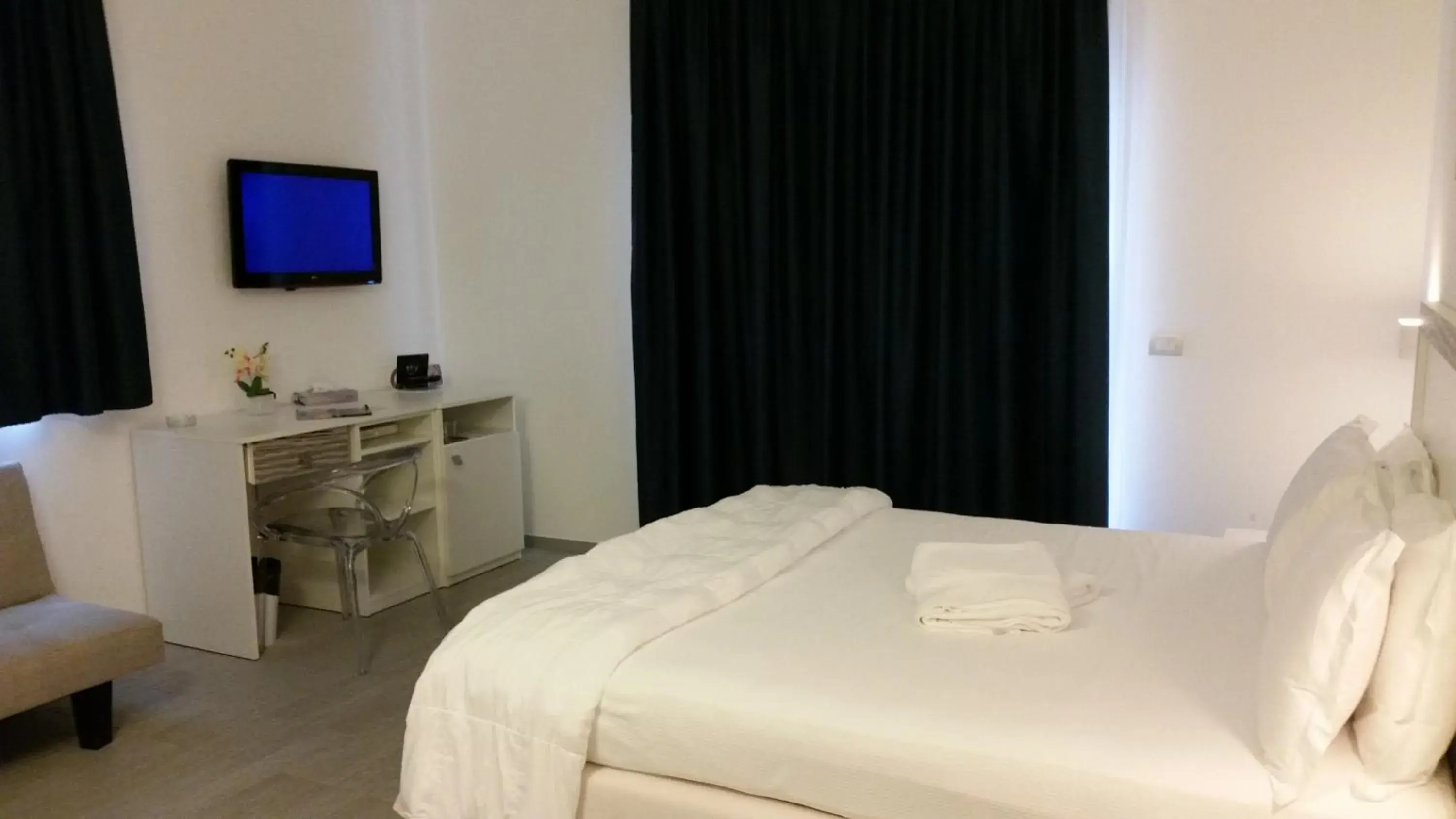 Standard Triple Room with Balcony in Hotel Miramare Standard Triple Room with Balcony in Hotel Miramare