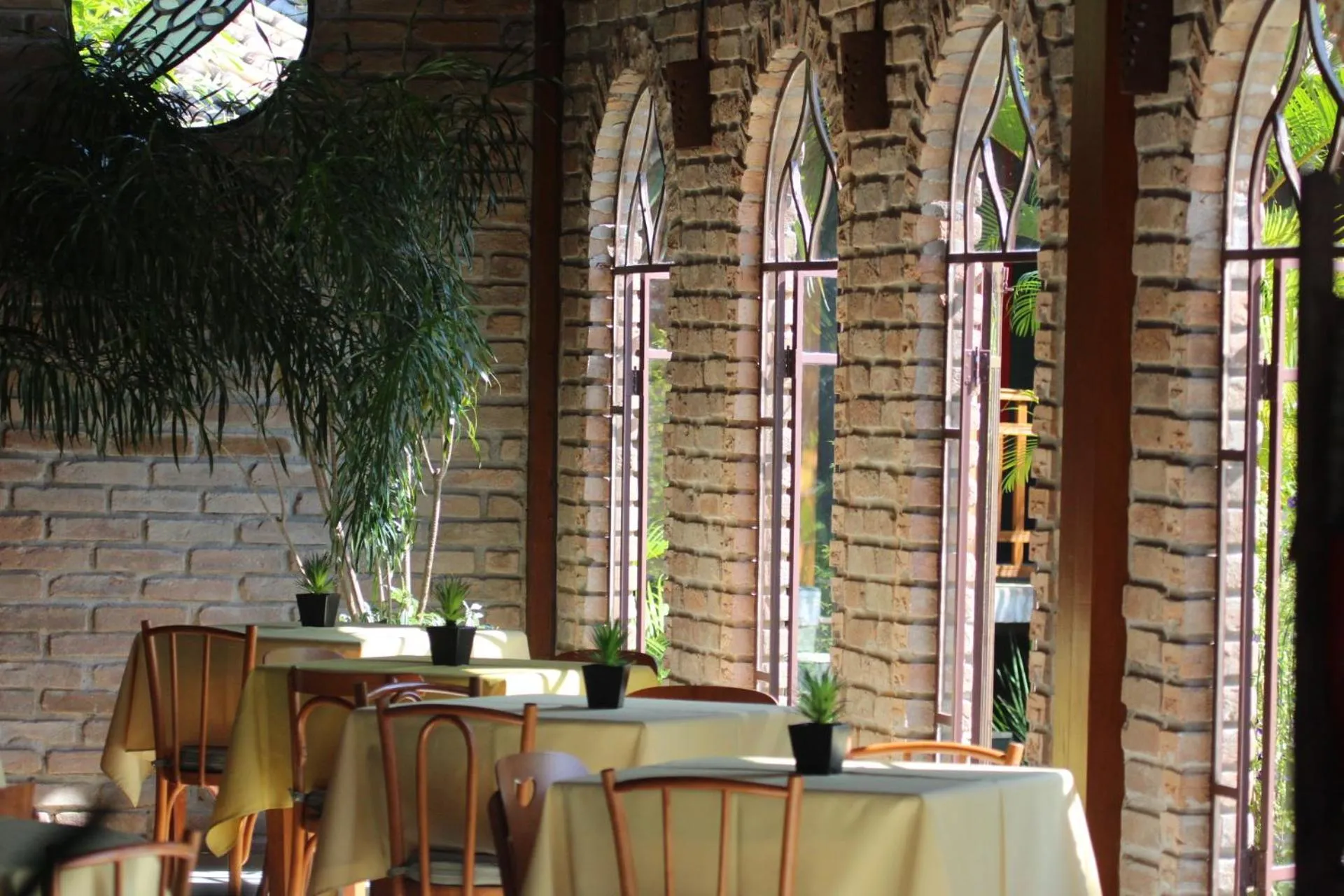 Restaurant/places to eat in Villa Bebek Hotel
