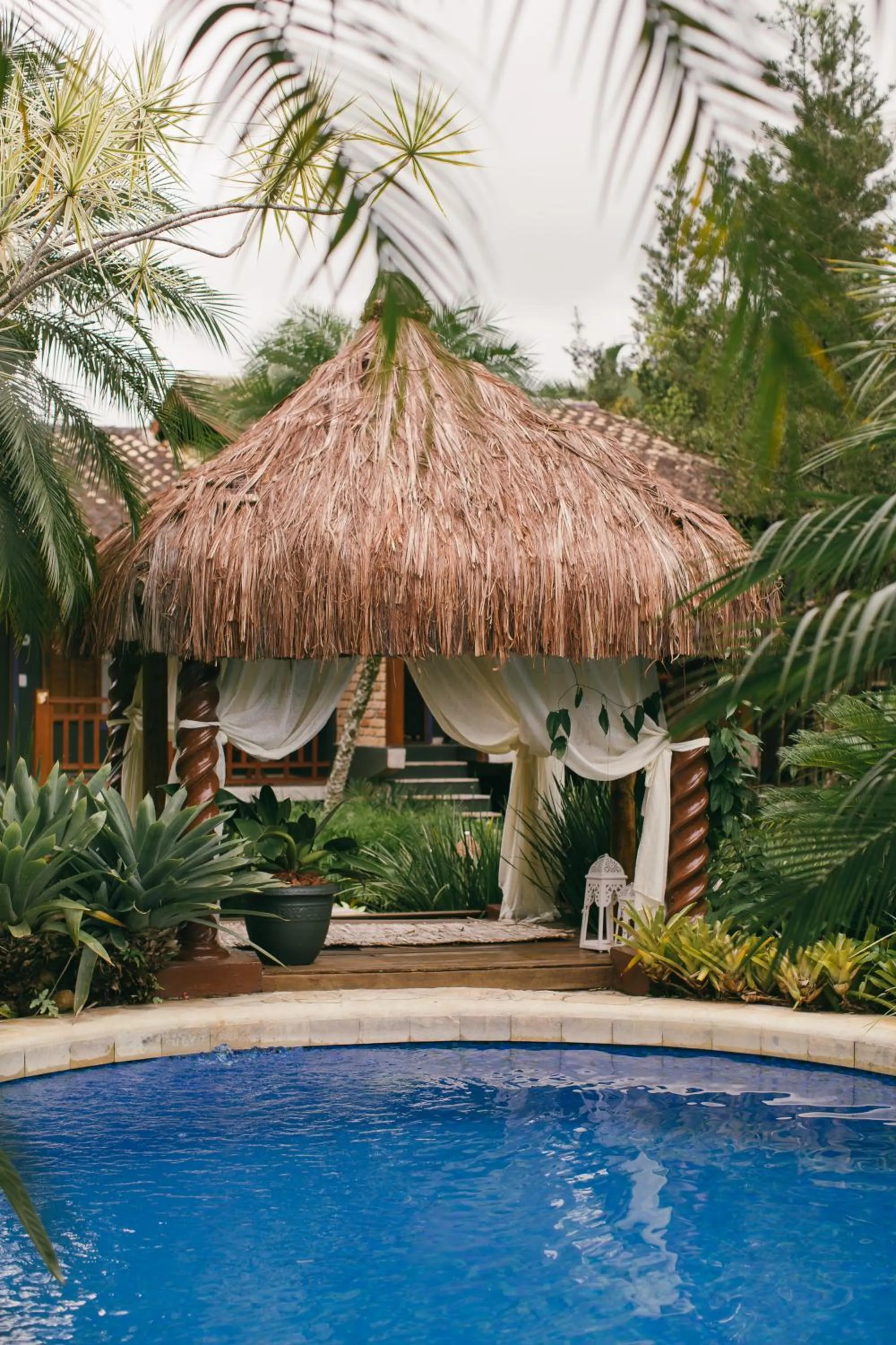 Swimming pool in Villa Bebek Hotel