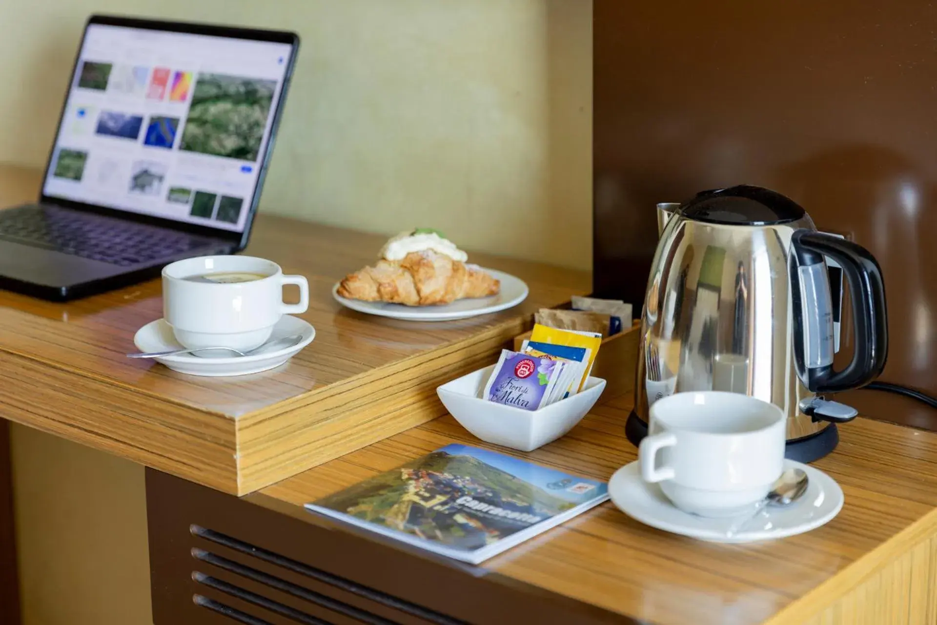 Deluxe Double Room with Balcony in Hotel Monte Campo Deluxe Double Room with Balcony in Hotel Monte Campo