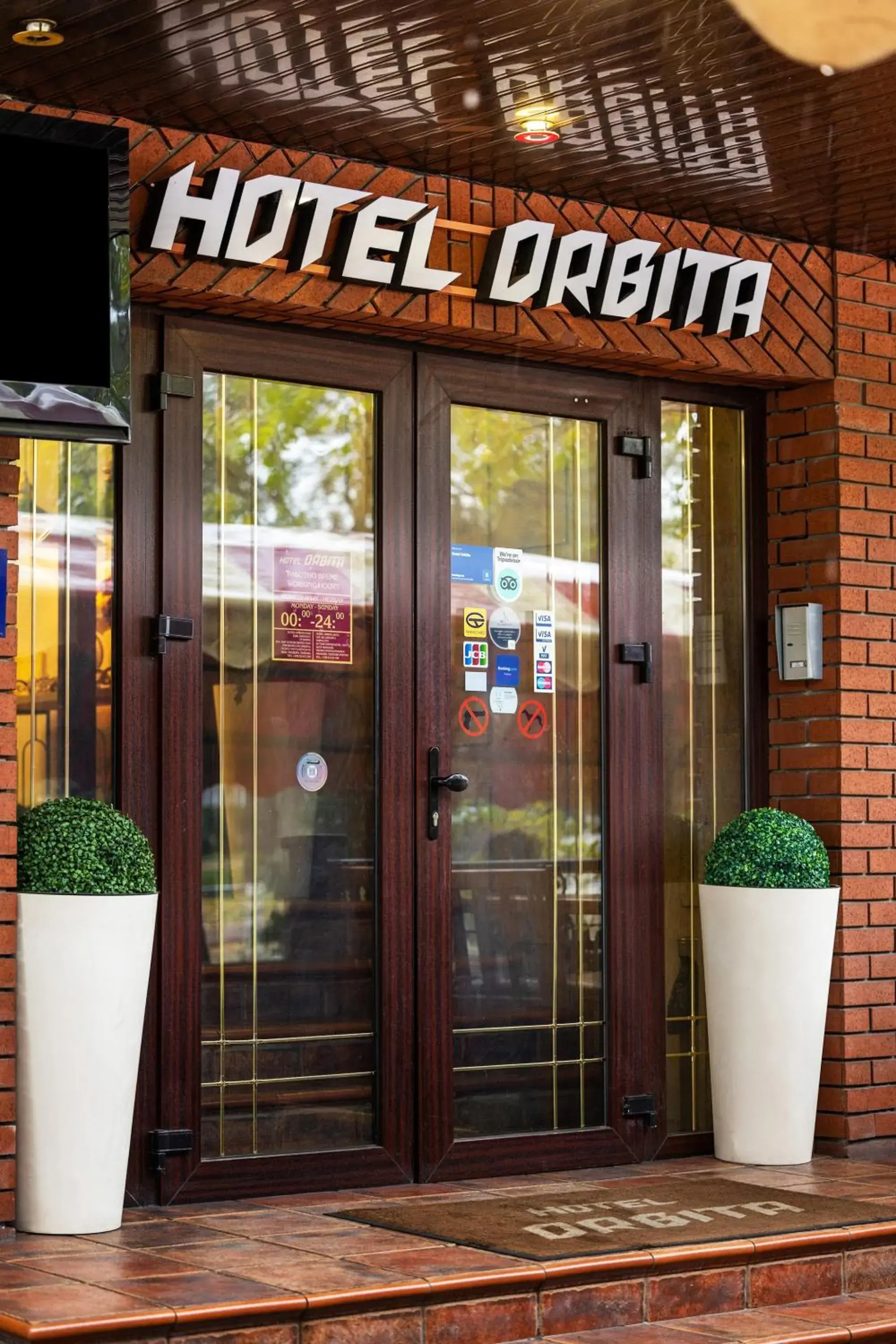 Facade/entrance in Hotel Orbita Facade/entrance in Hotel Orbita