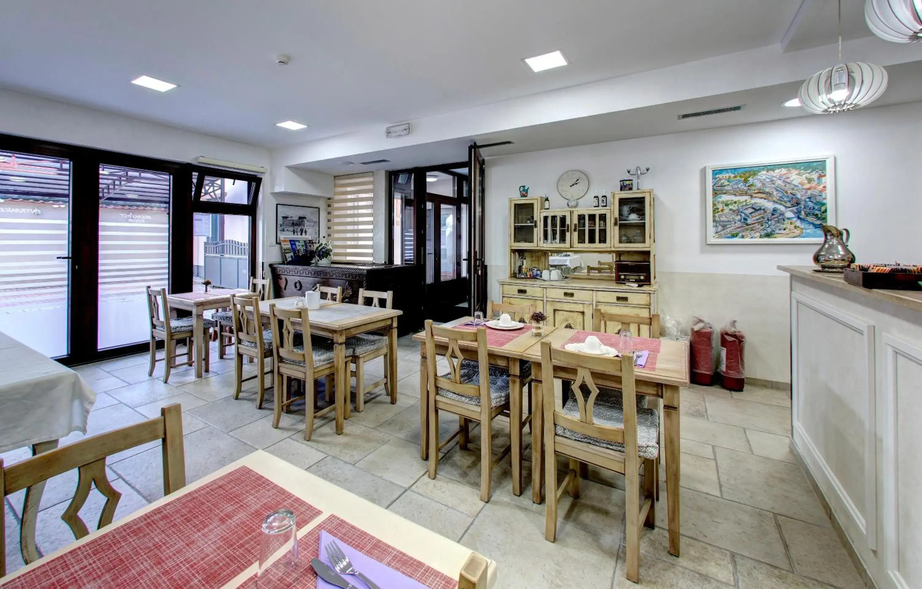 Restaurant/places to eat in Villa Fortuna Restaurant/places to eat in Villa Fortuna