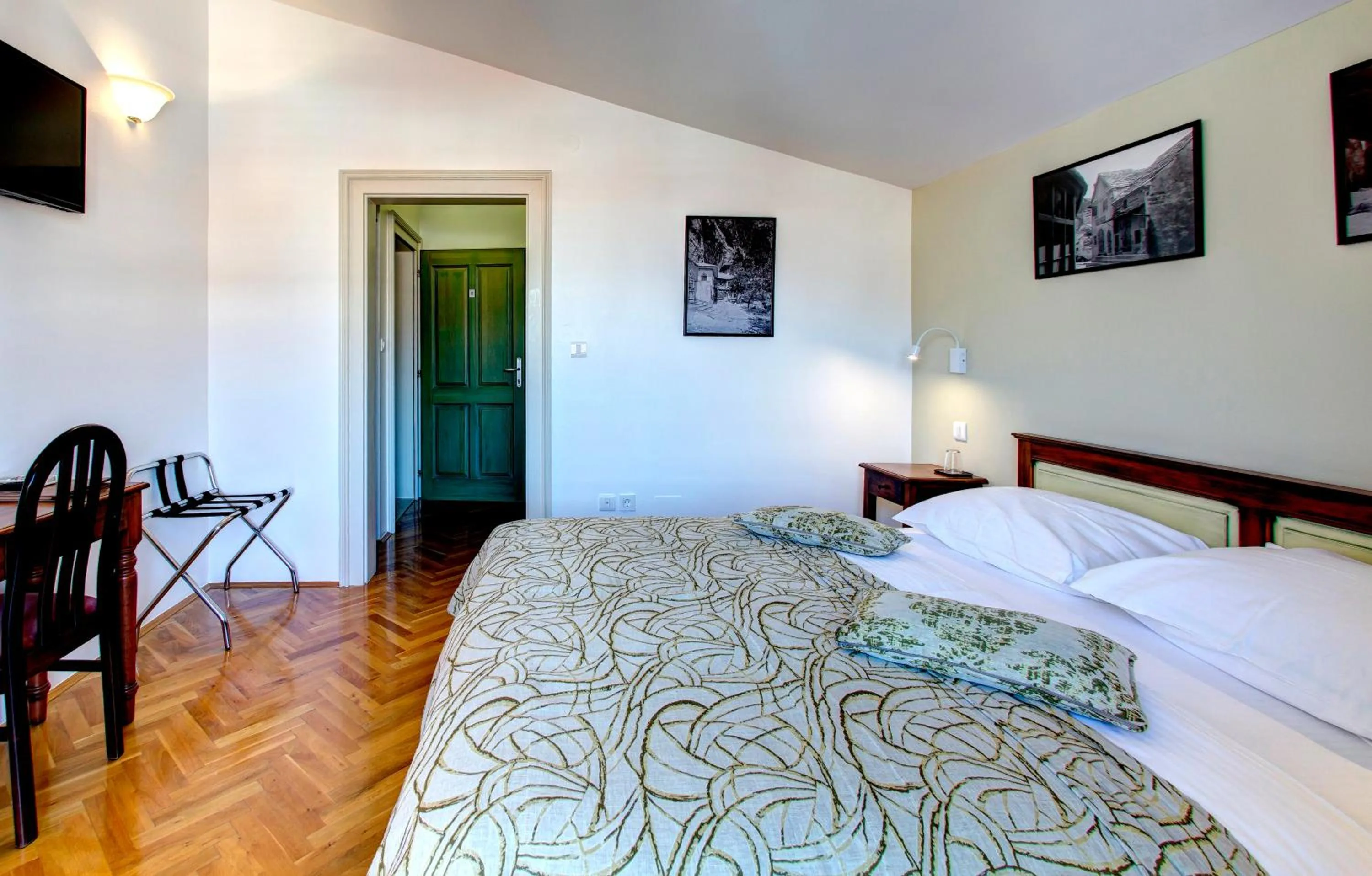 Photo of the whole room, Bed in Villa Fortuna
