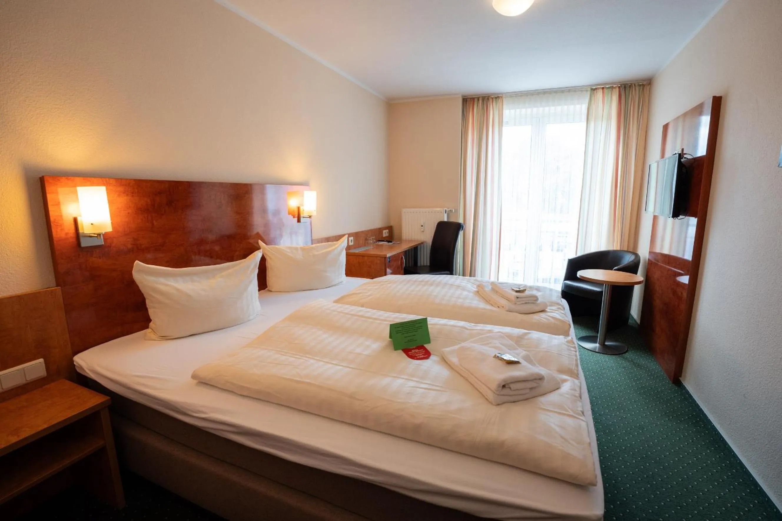 Bedroom, Bed in Hotel am Holzhafen