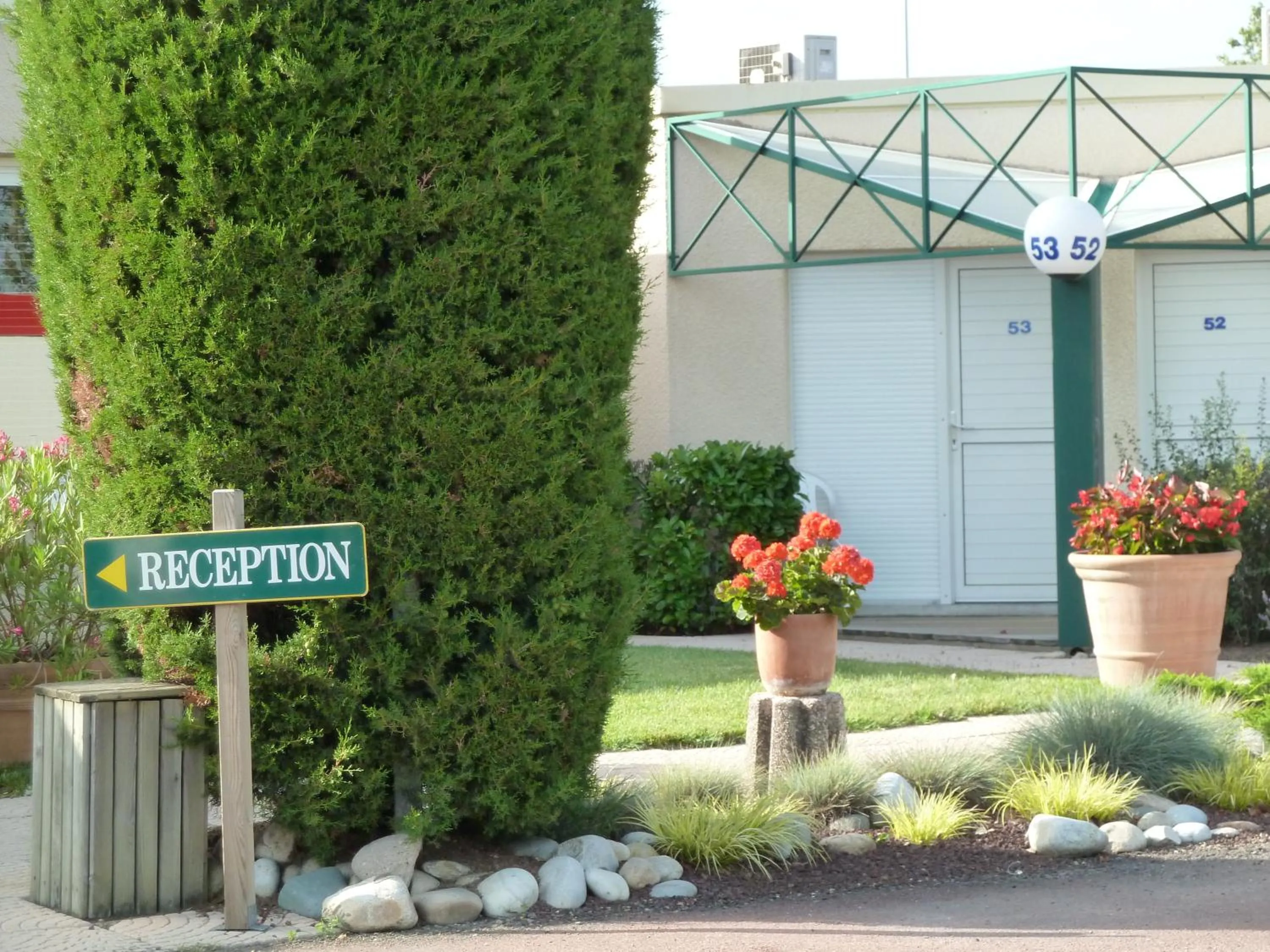Garden in Charme Hotel en Beaujolais