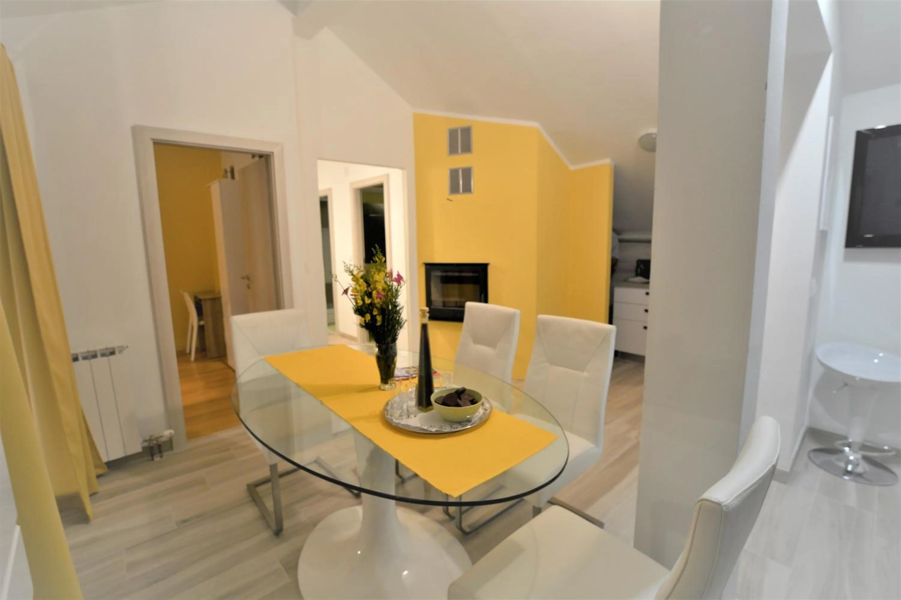 TV and multimedia in Villa Rosa