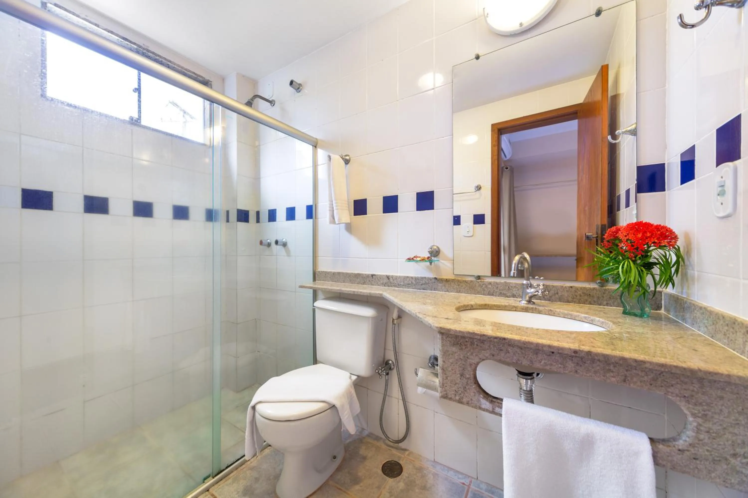 Bathroom in Porto Geraes Praia Hotel