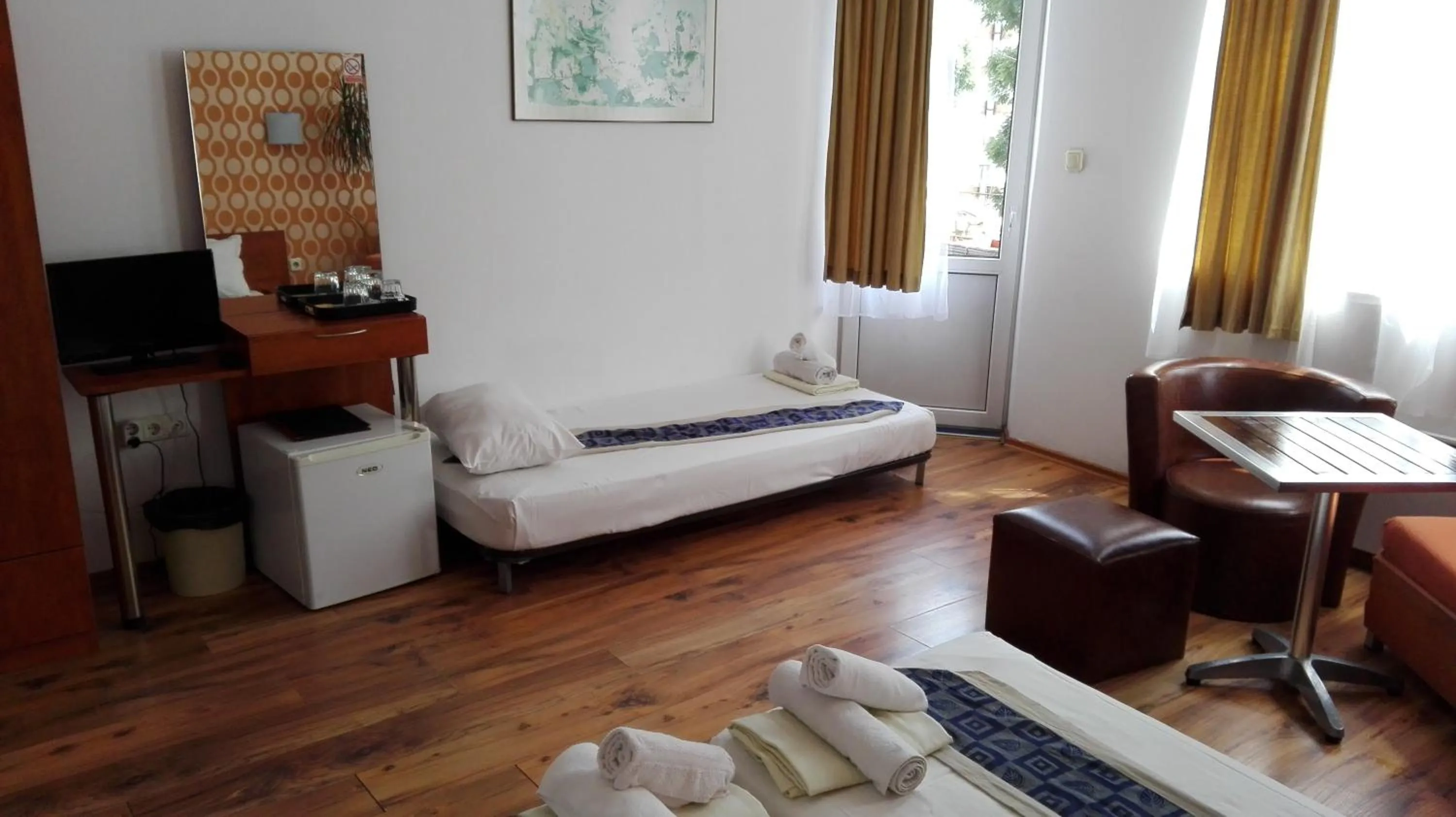 Photo of the whole room in Scotty's Boutique Hotel