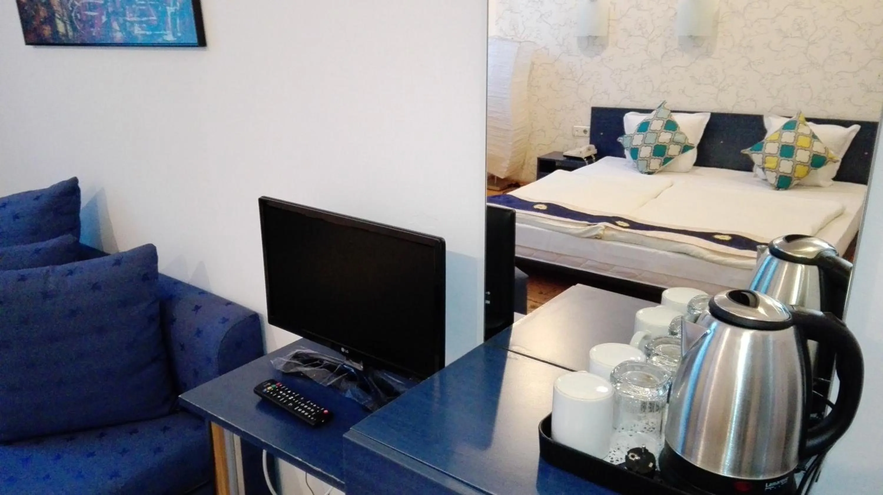 Seating area in Scotty's Boutique Hotel