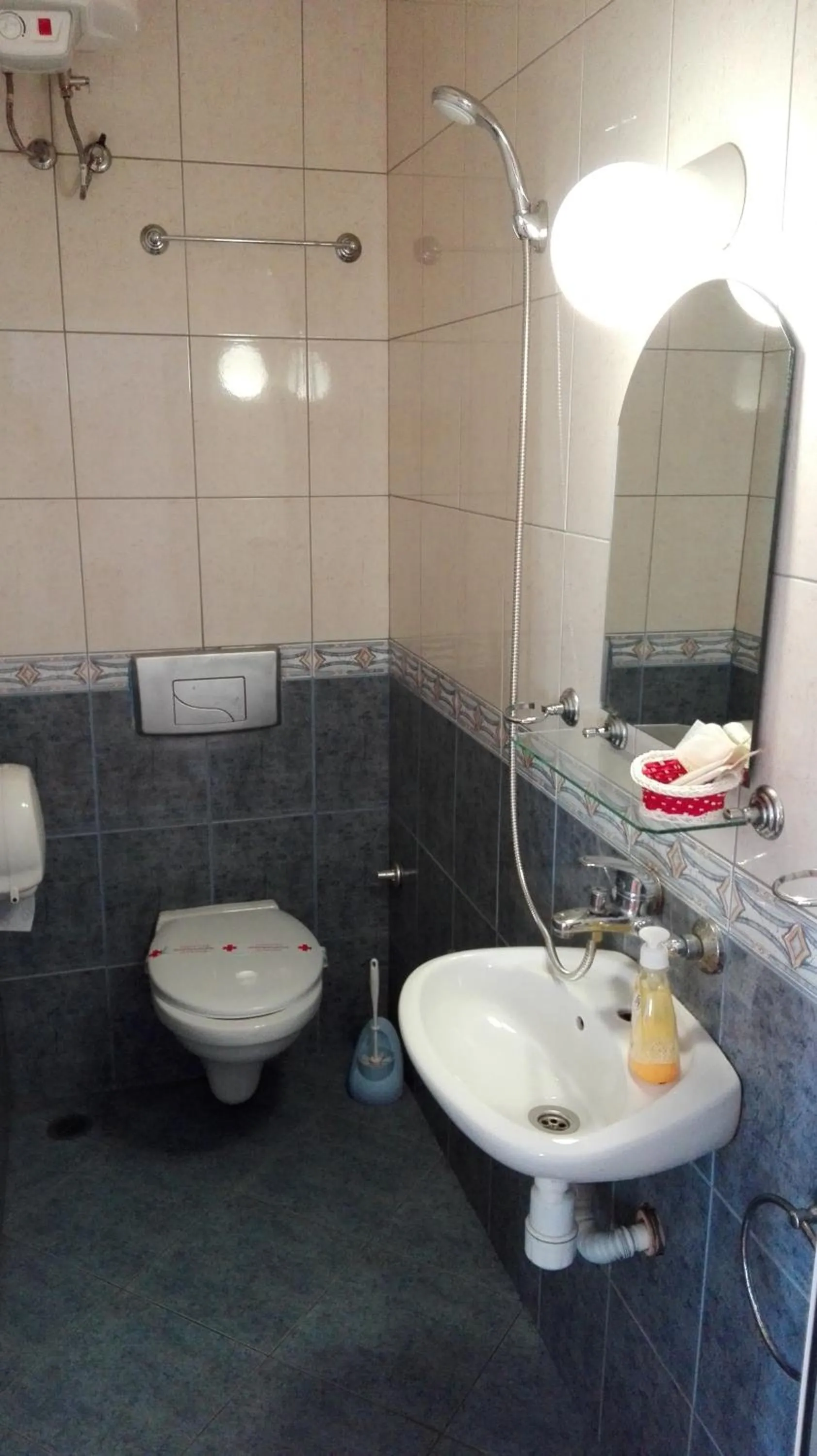 Bathroom in Scotty's Boutique Hotel