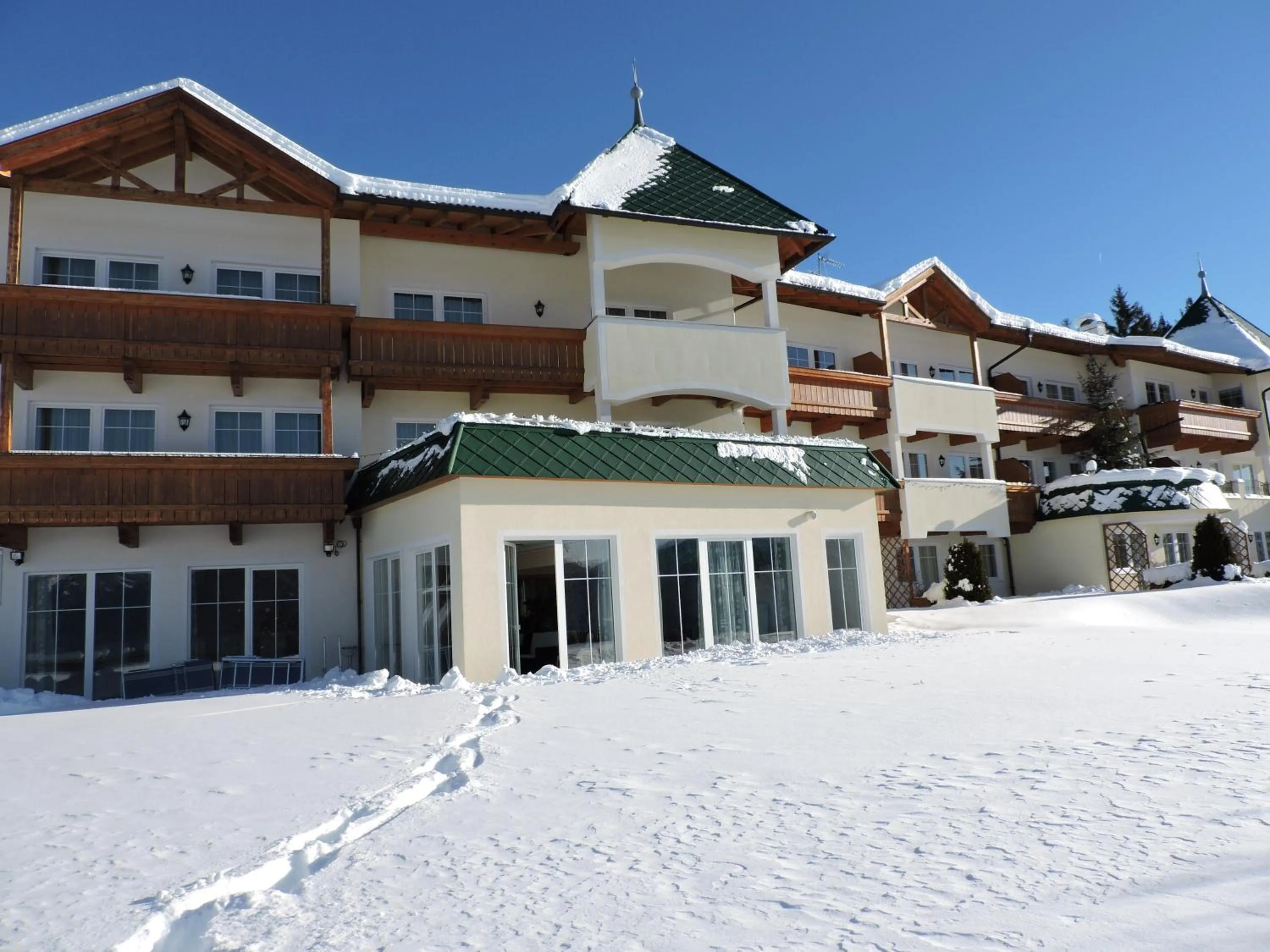 Property building in Residence Rossboden mit Hallenbad