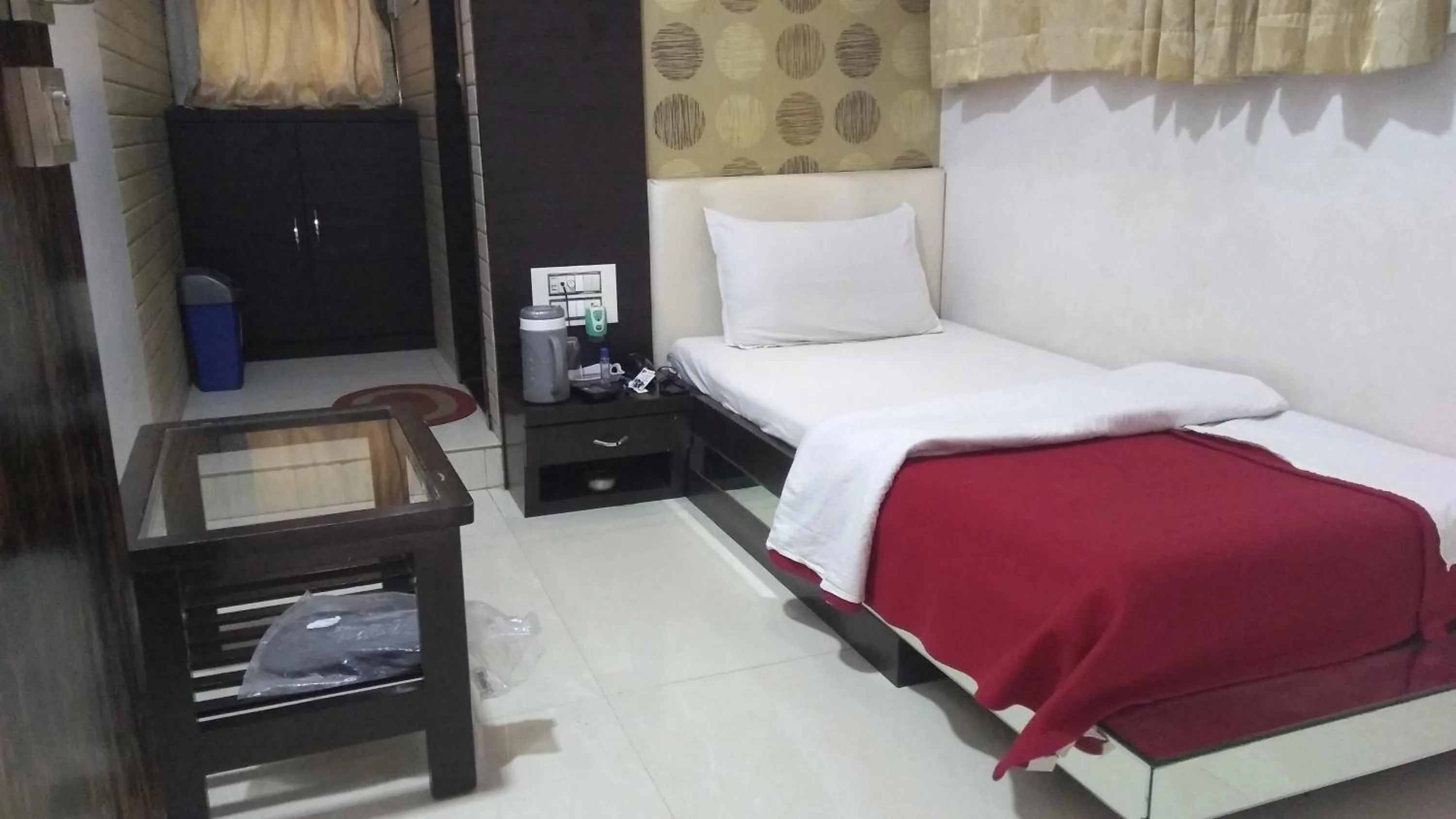 Bed in Hotel Navi Mumbai
