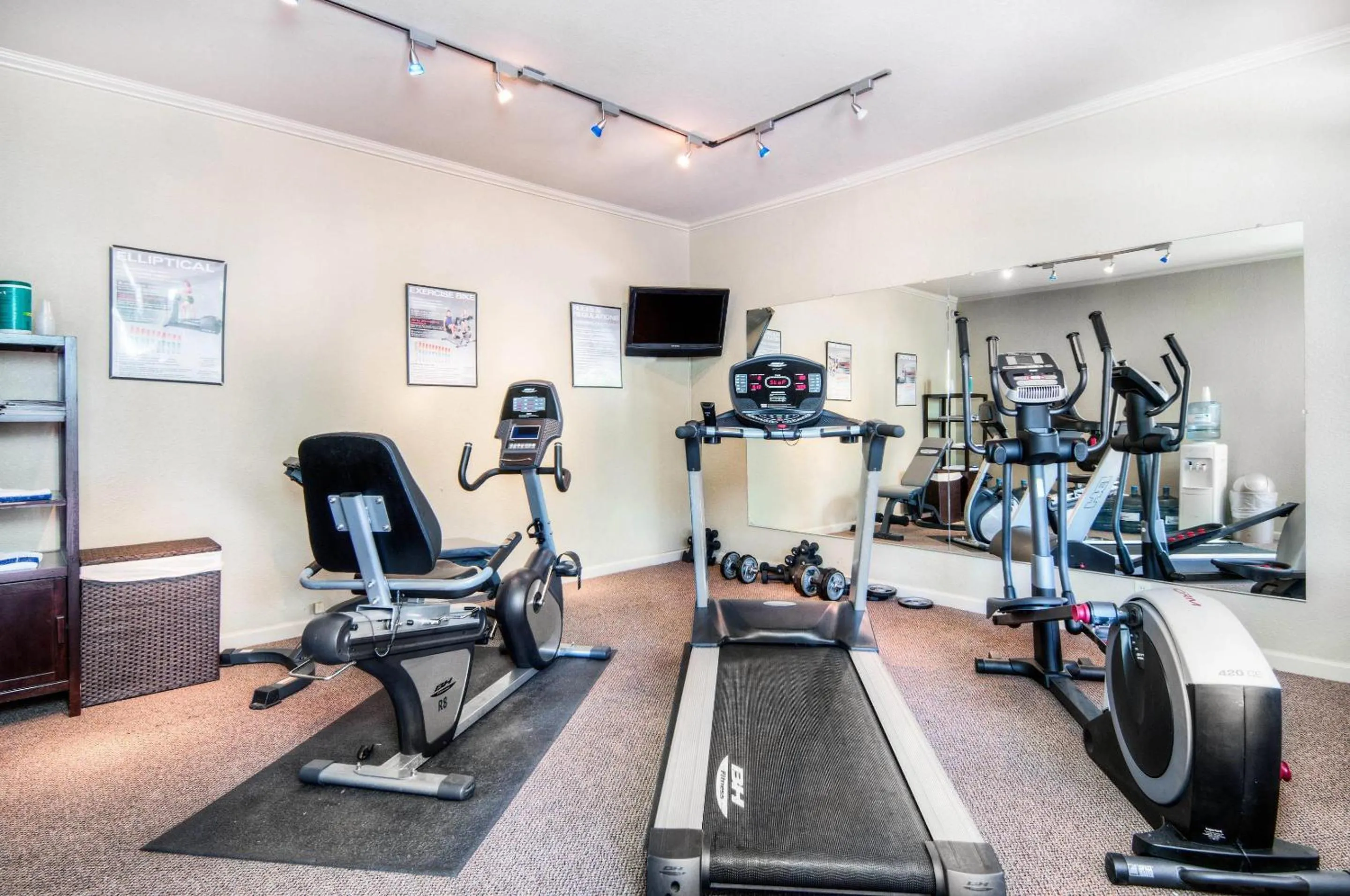 Fitness centre/facilities in Aggie Inn, an Ascend Collection Hotel