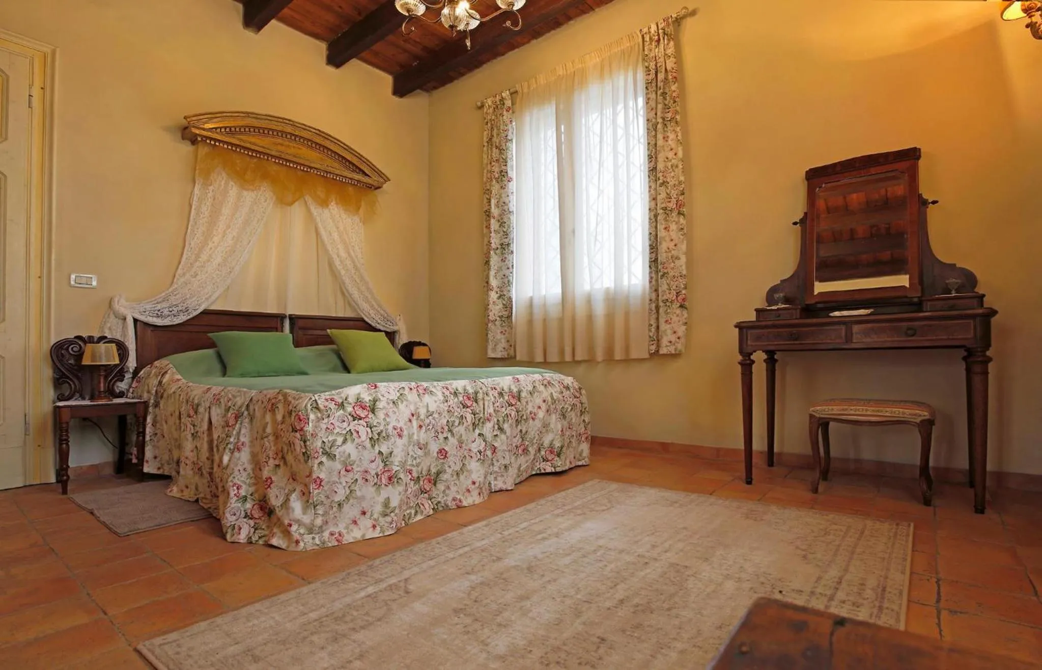 Bedroom, Bed in Belvedere