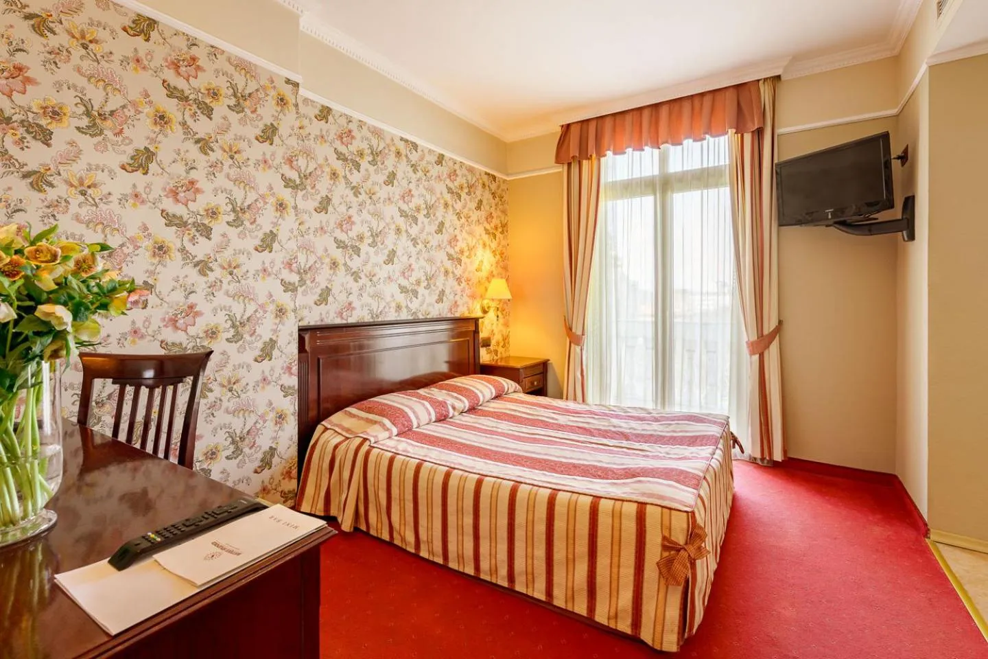 Bed in Boutique Splendid Hotel