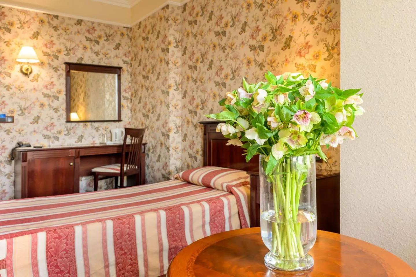 Bed in Boutique Splendid Hotel