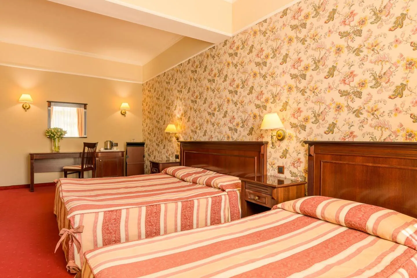 Bed in Boutique Splendid Hotel