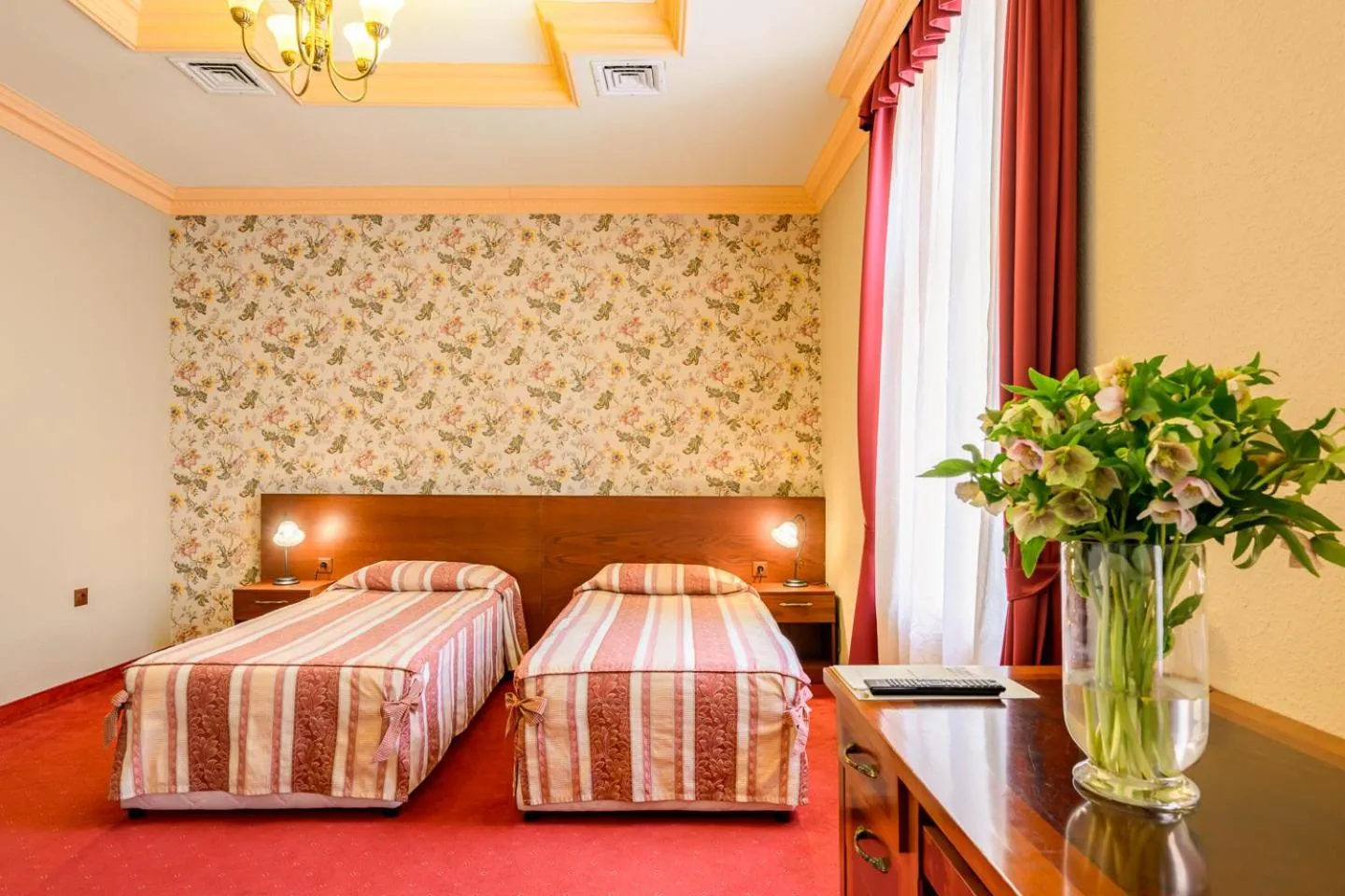 Bed in Boutique Splendid Hotel