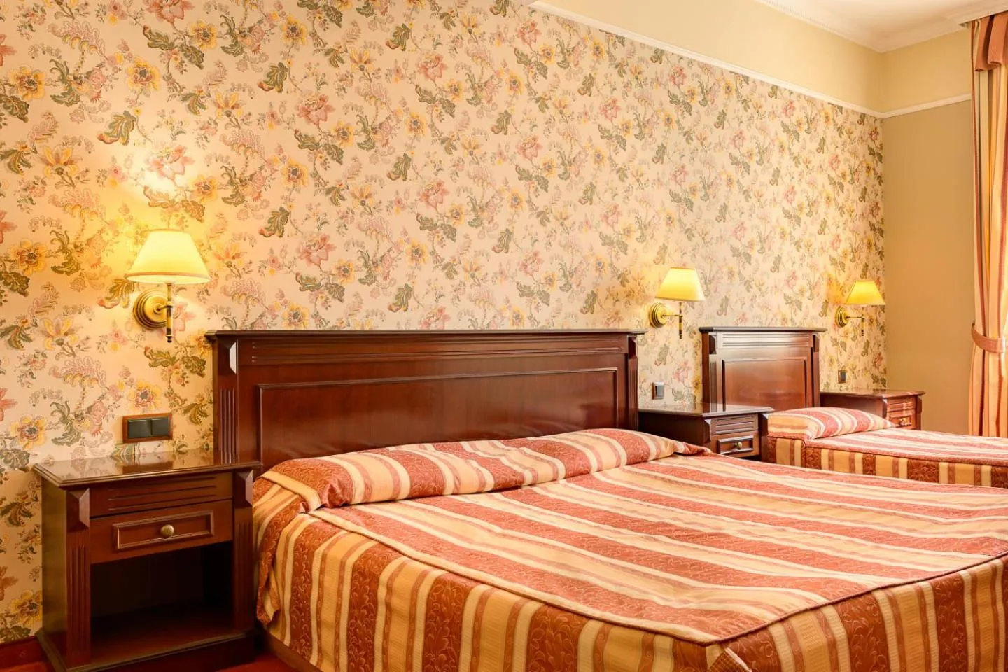 Bed in Boutique Splendid Hotel