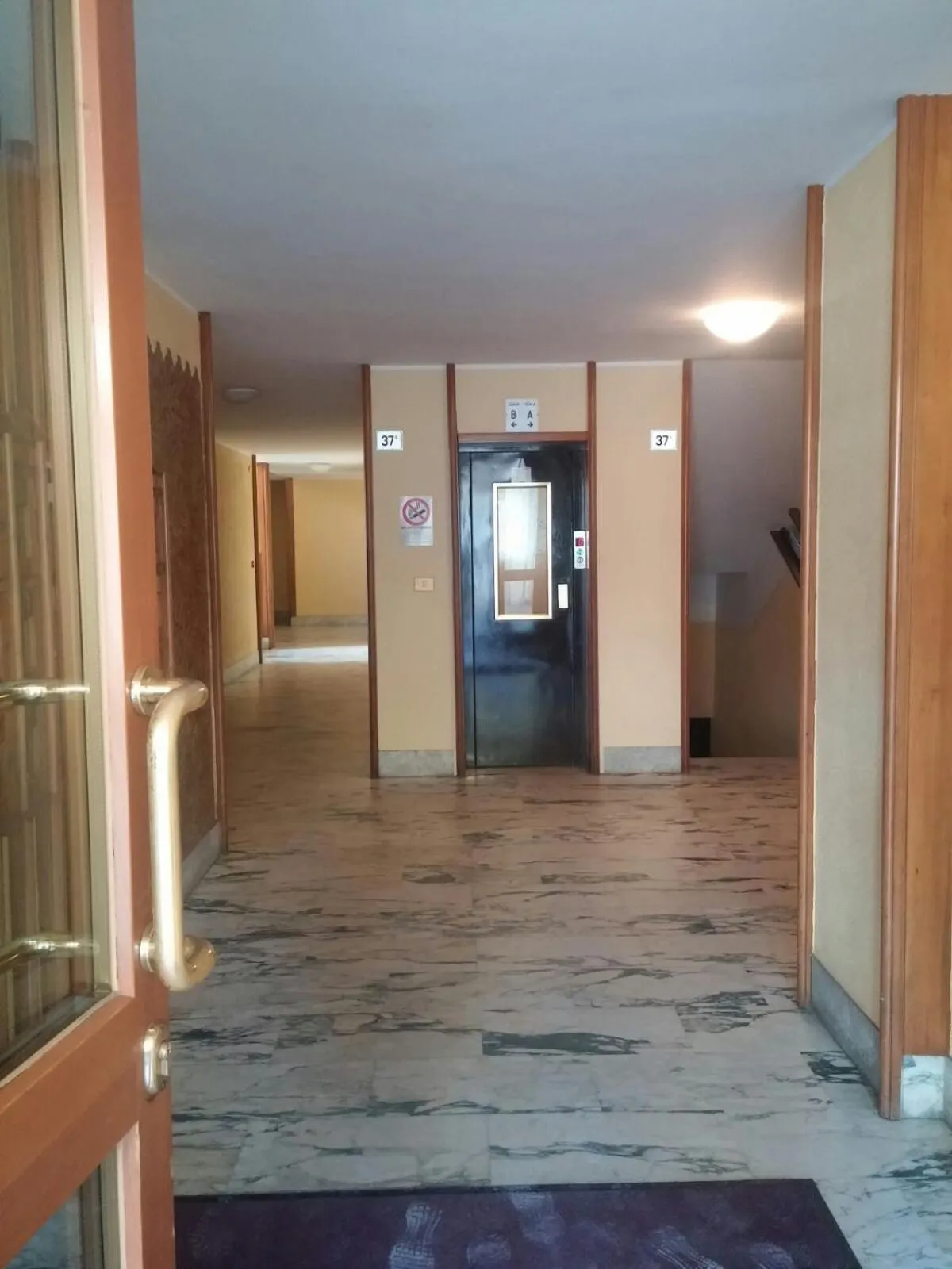Facade/entrance in Le Lion Apartments - Lys Family Apartment