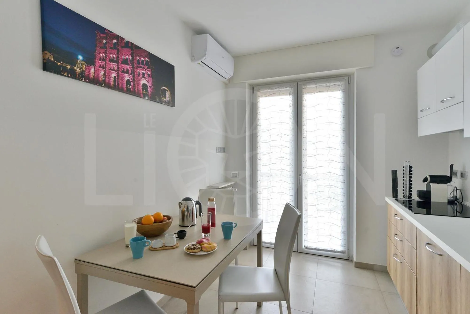 Coffee/tea facilities in Le Lion Apartments - Lys Family Apartment