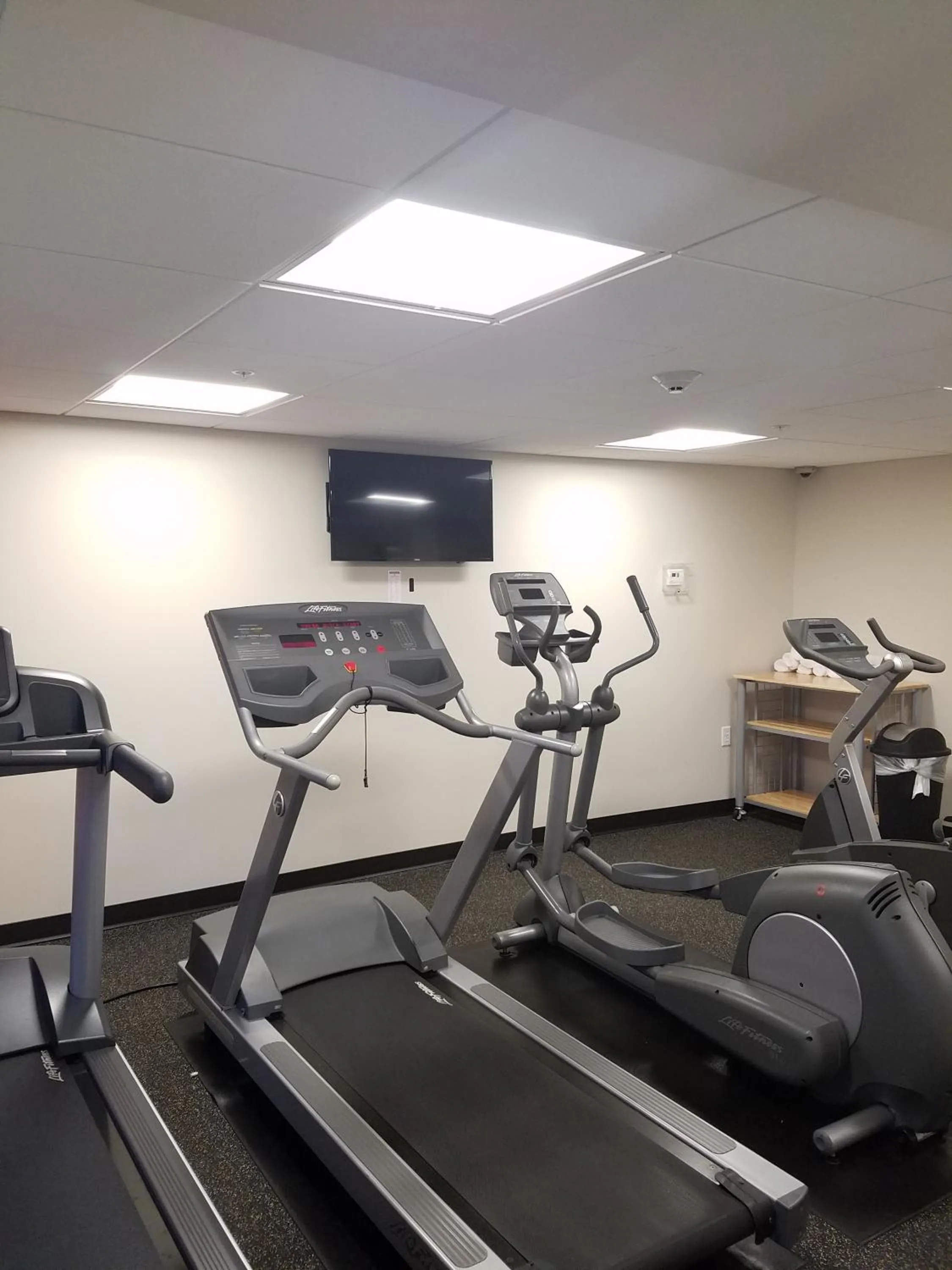Fitness centre/facilities in Ramada by Wyndham Minneapolis Golden Valley