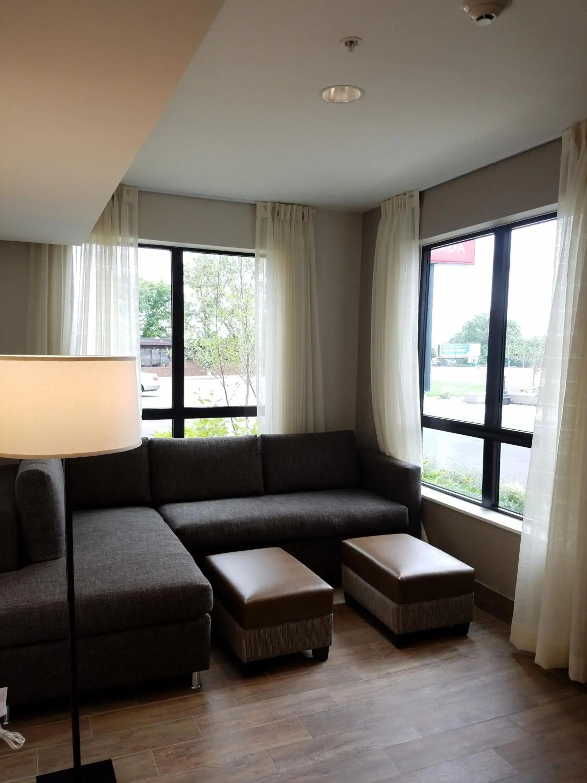 Lobby or reception in Ramada by Wyndham Minneapolis Golden Valley Lobby or reception in Ramada by Wyndham Minneapolis Golden Valley