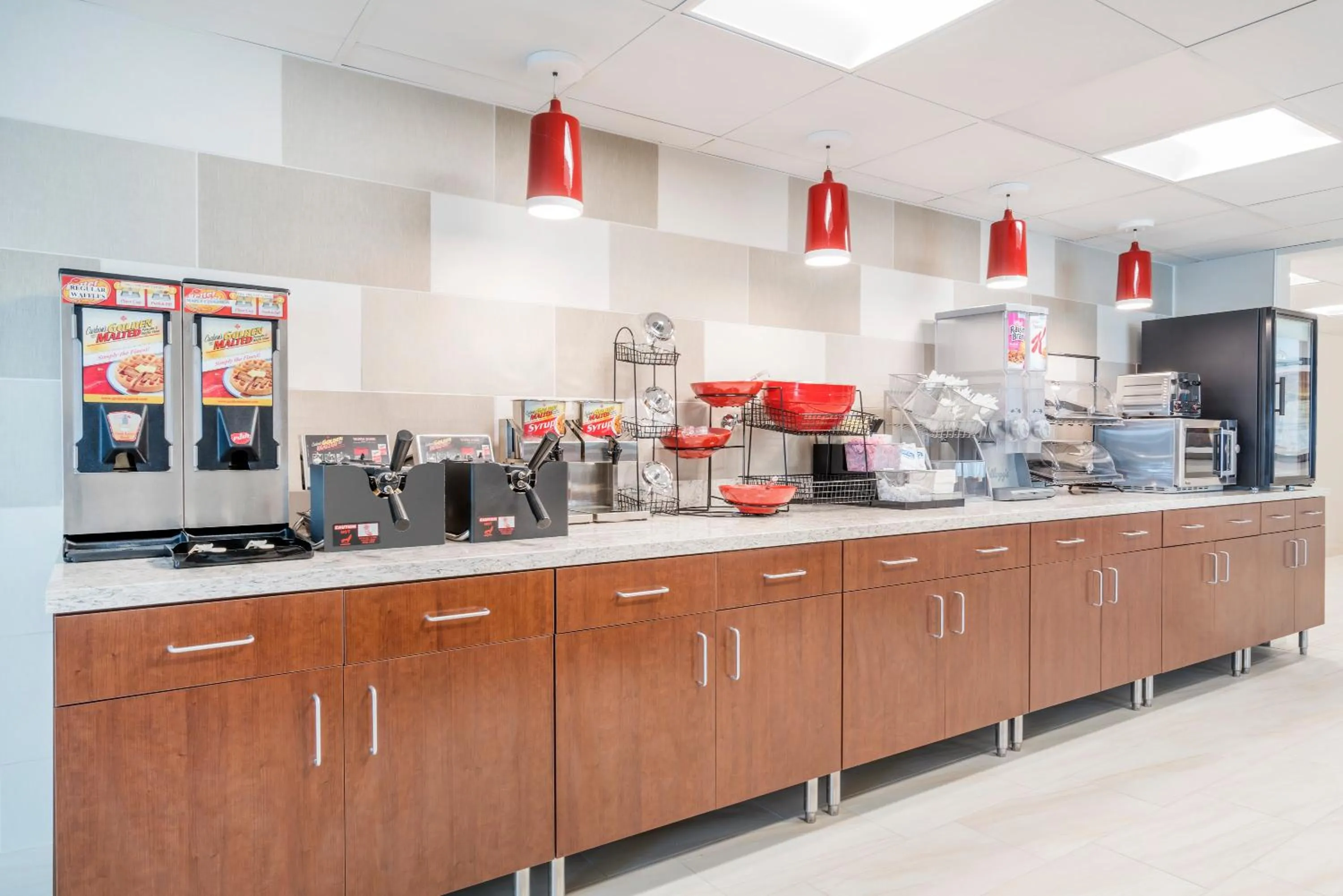 Continental breakfast in Ramada by Wyndham Minneapolis Golden Valley