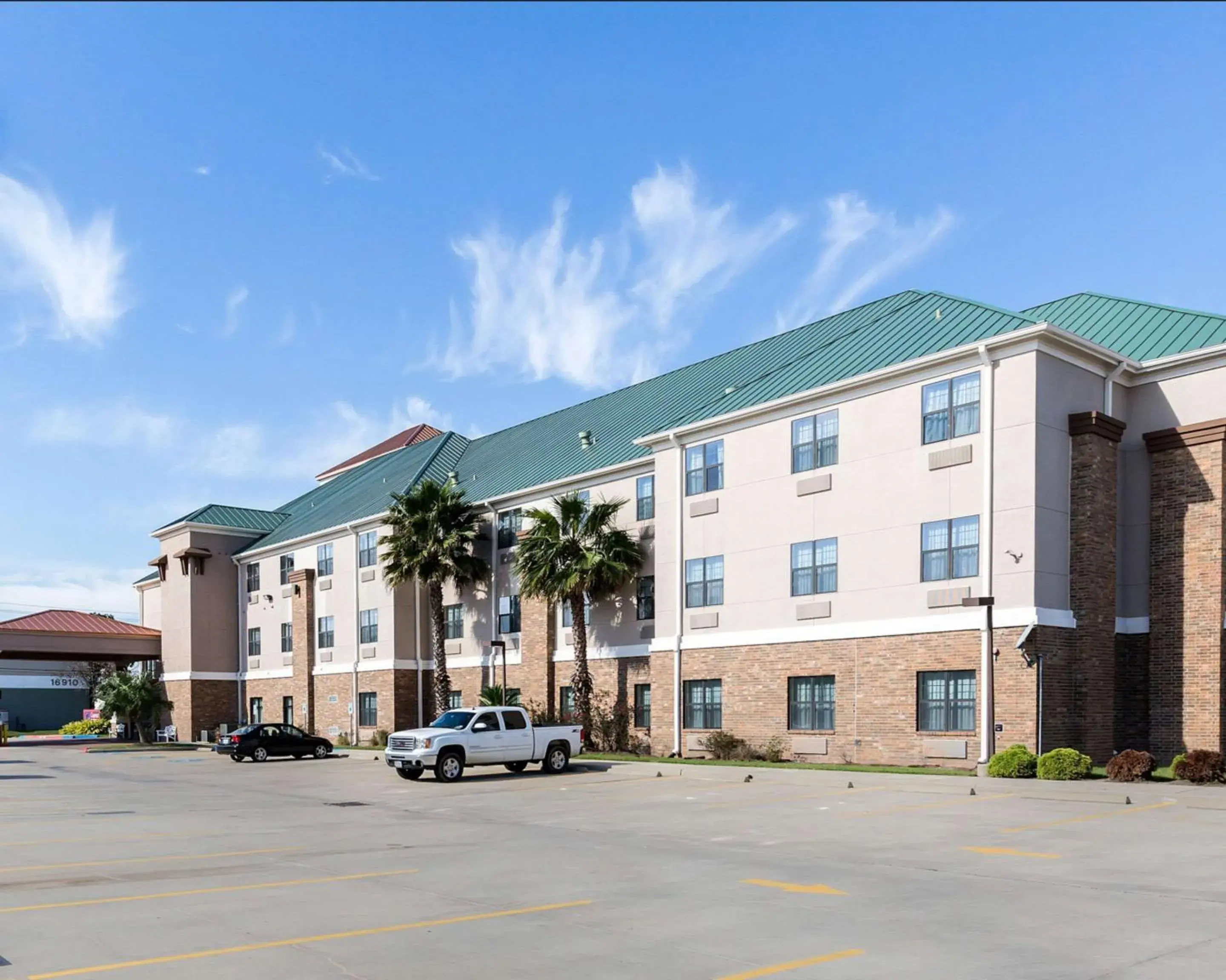 Property Building in Comfort Suites Near Nasa - Clear Lake
