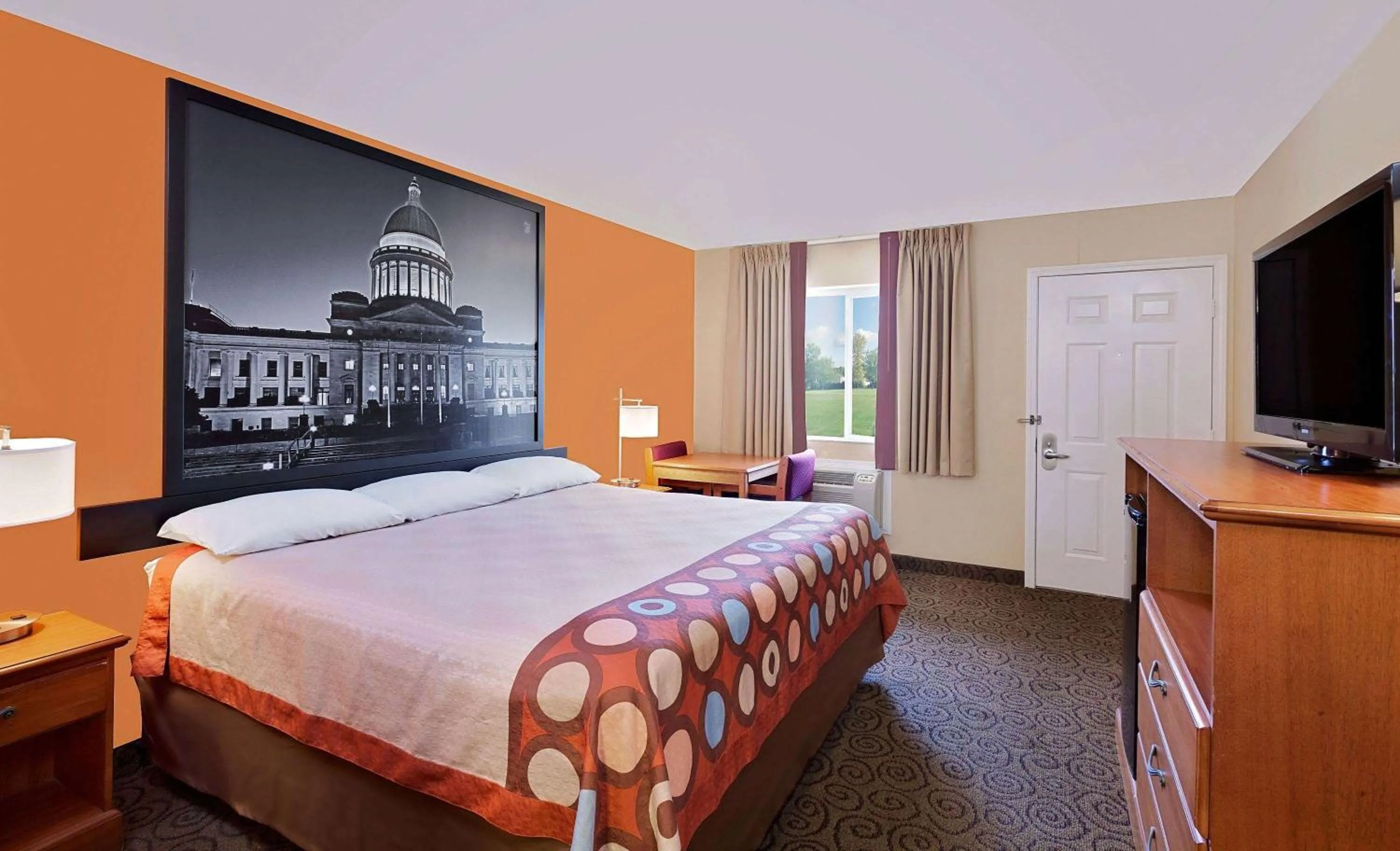 Photo of the whole room, Bed in Super 8 by Wyndham Siloam Springs