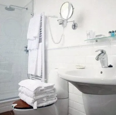 Bathroom in Hotel el Jardín de Eugenia