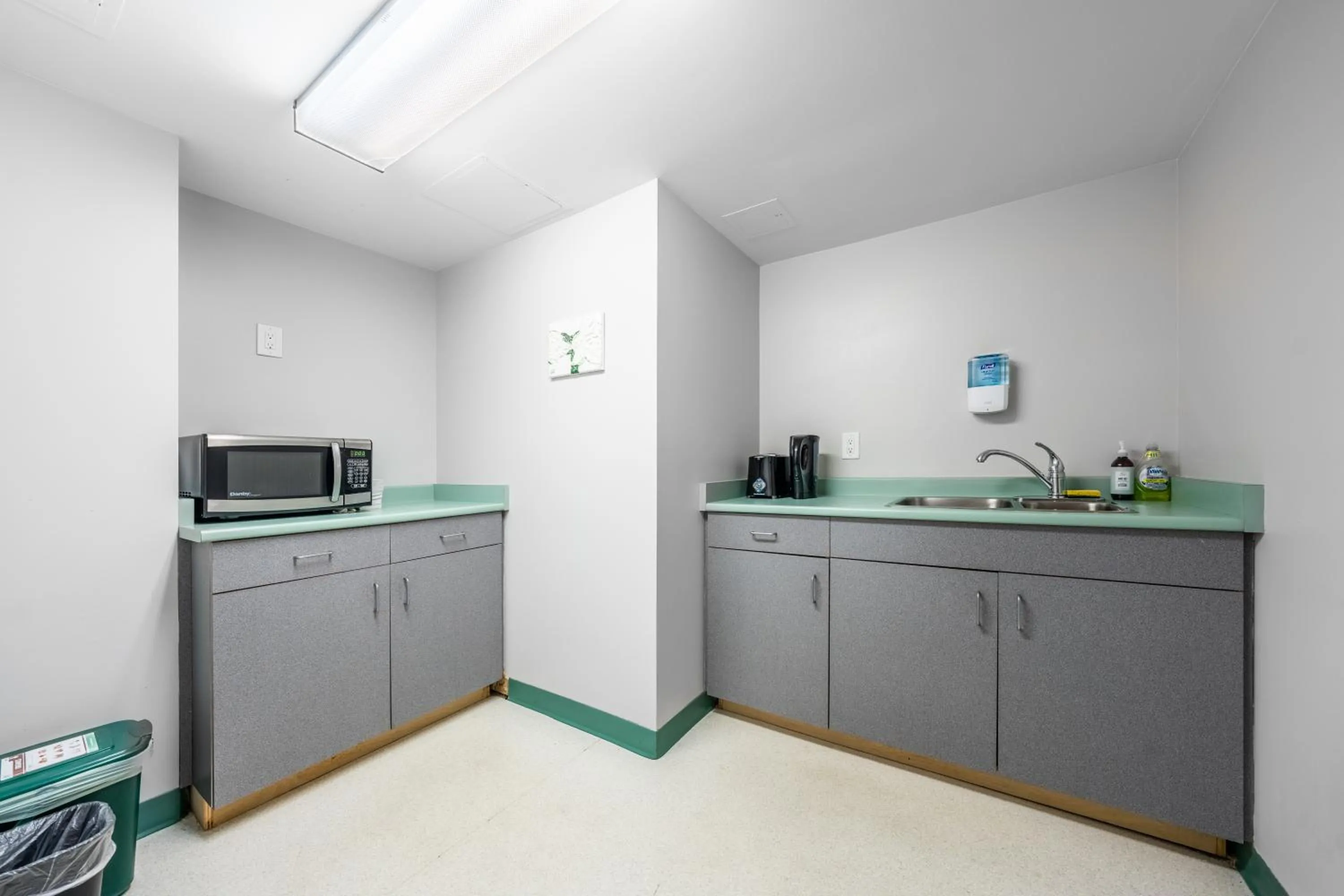 Kitchen or kitchenette in YWCA Hotel Vancouver