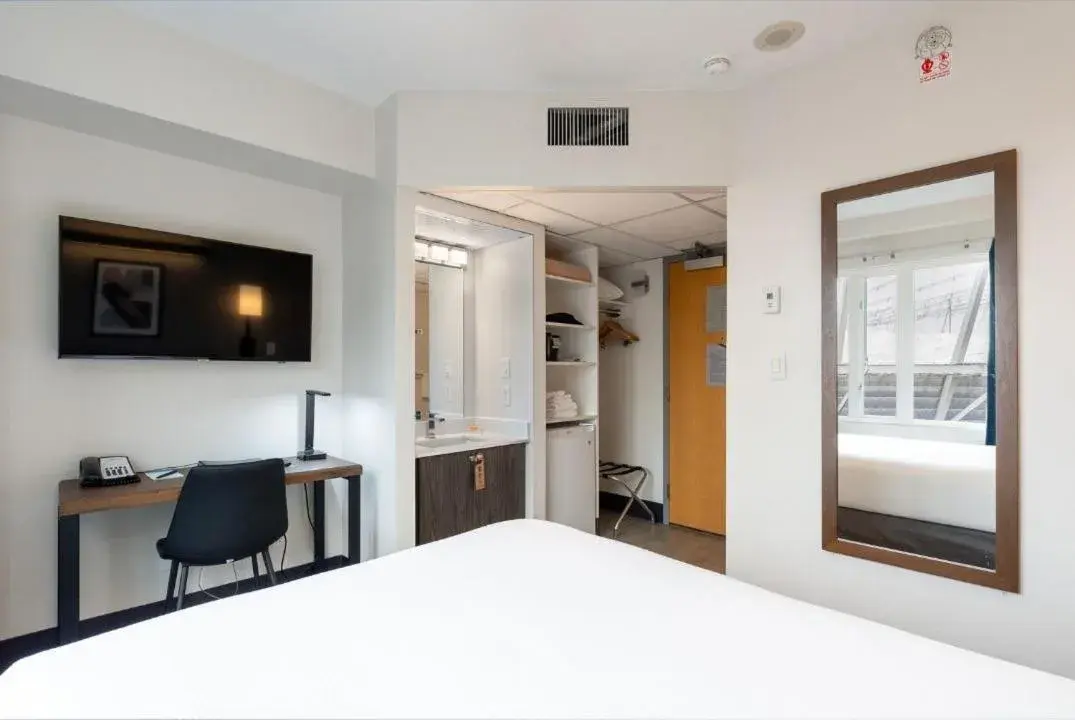 Bed in Hotel Willo - previously known YWCA Hotel Bed in Hotel Willo - previously known YWCA Hotel