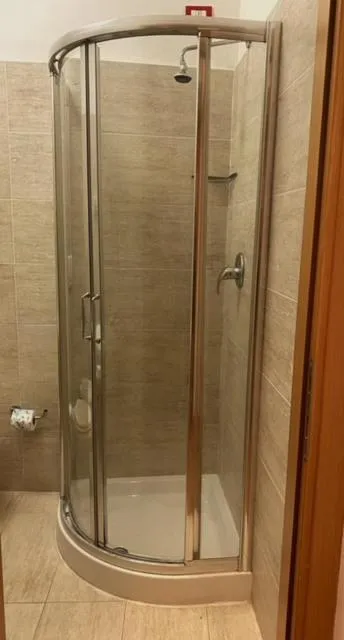 Shower in Locanda L'Ombrosa