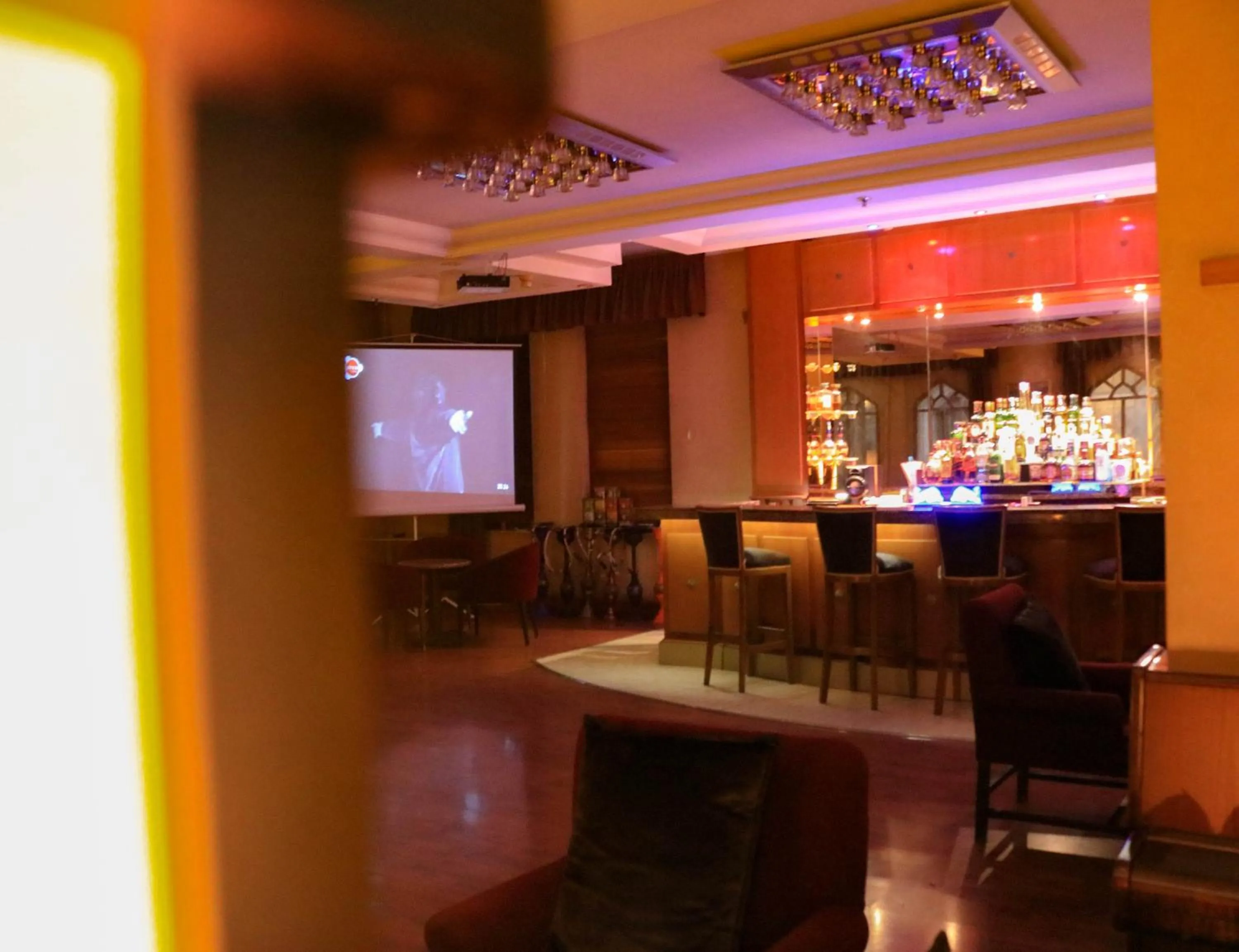 Restaurant/places to eat in Grand Hotel Europe