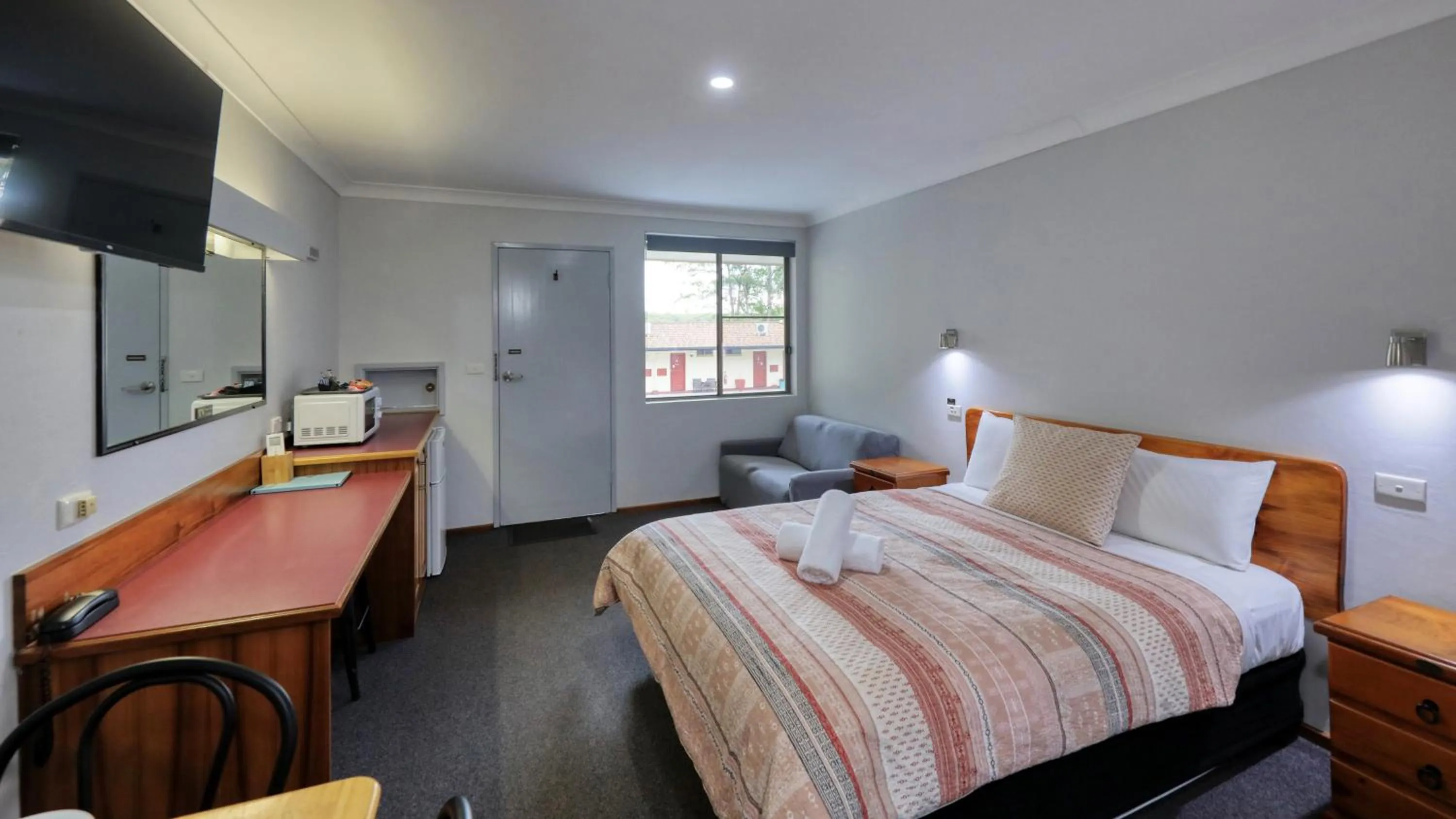 Photo of the whole room, Bed in Kempsey Powerhouse Motel