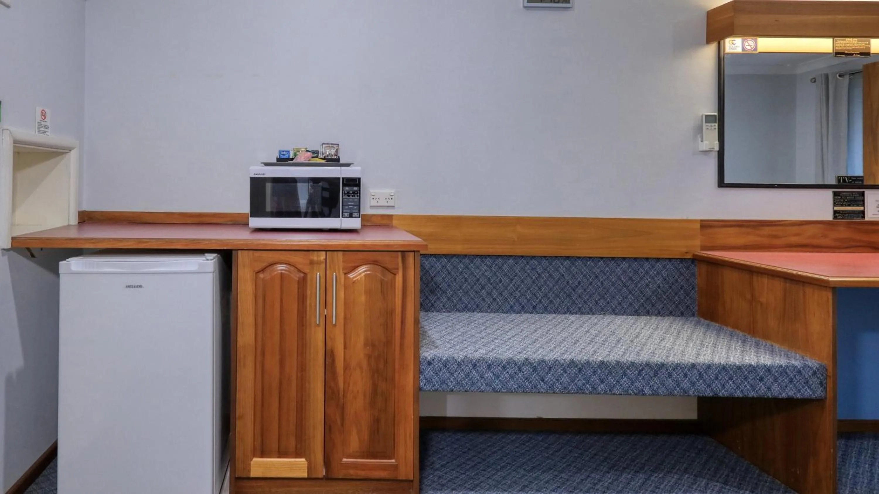 Kitchen or kitchenette in Kempsey Powerhouse Motel