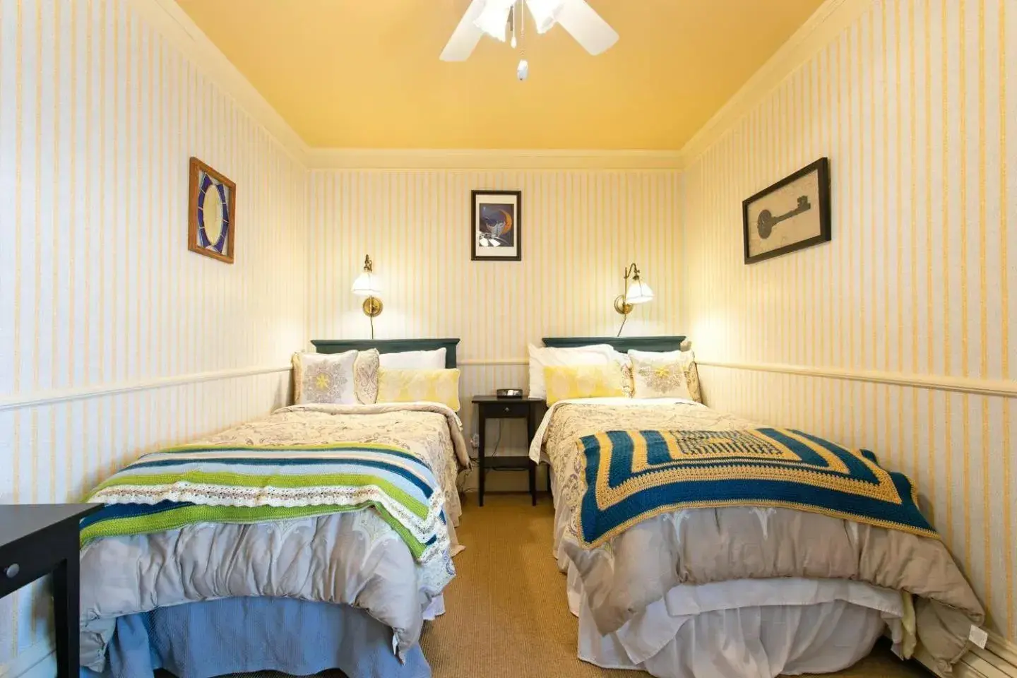 Double or Twin Room in Rose Street Bed & Breakfast Double or Twin Room in Rose Street Bed & Breakfast