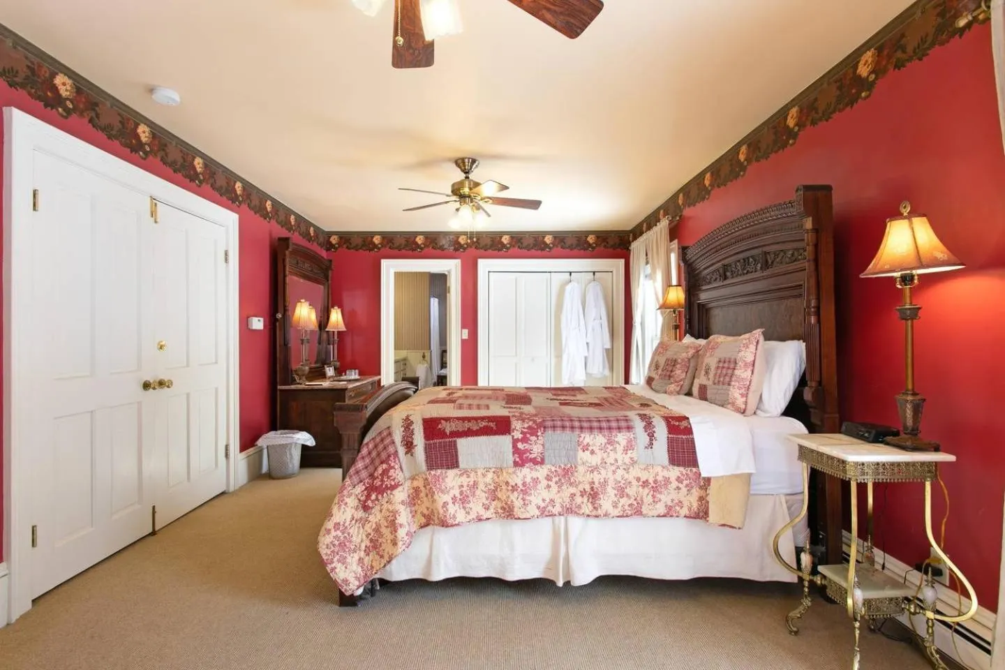 Photo of the whole room, Bed in Rose Street Bed & Breakfast