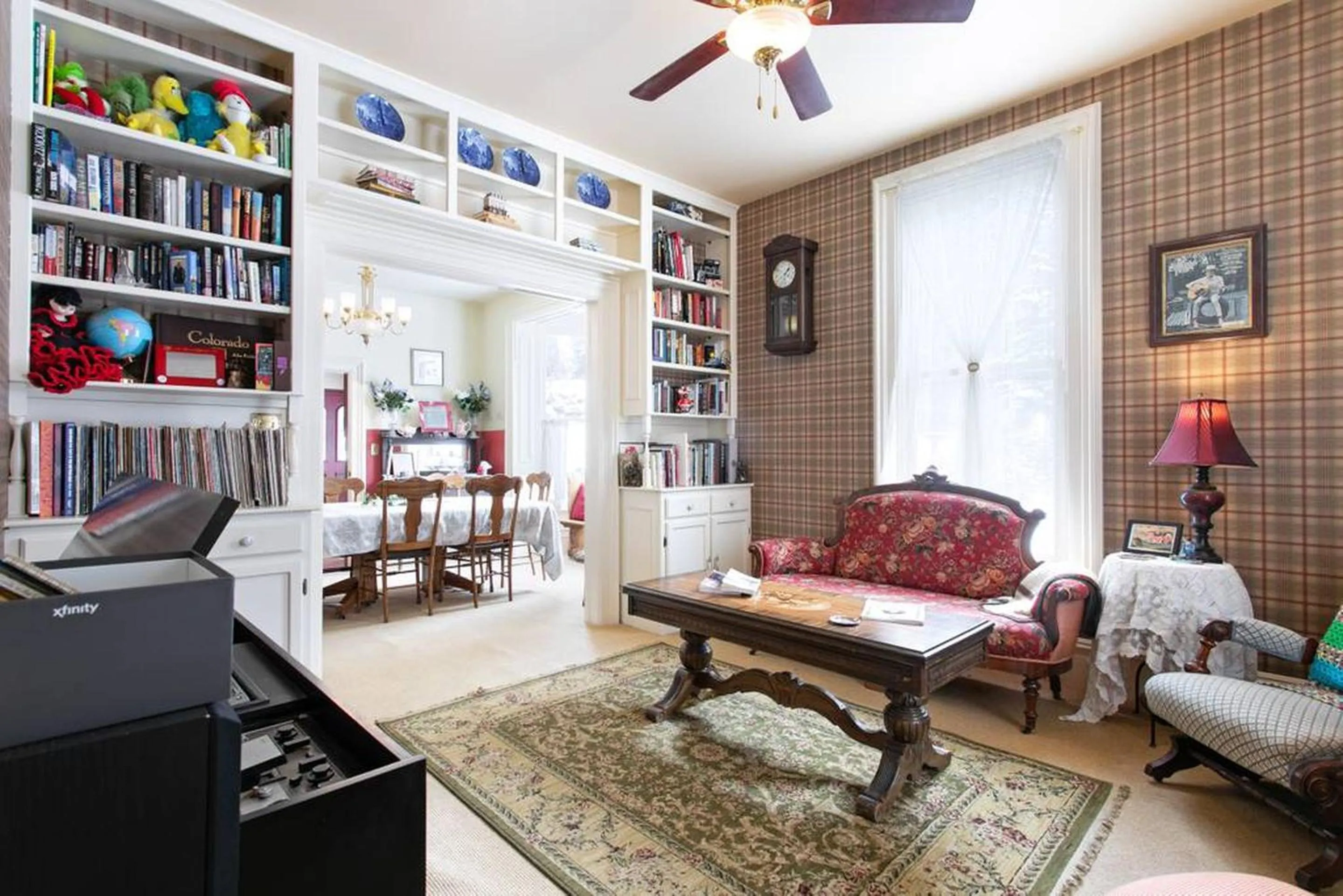 Library in Rose Street Bed & Breakfast