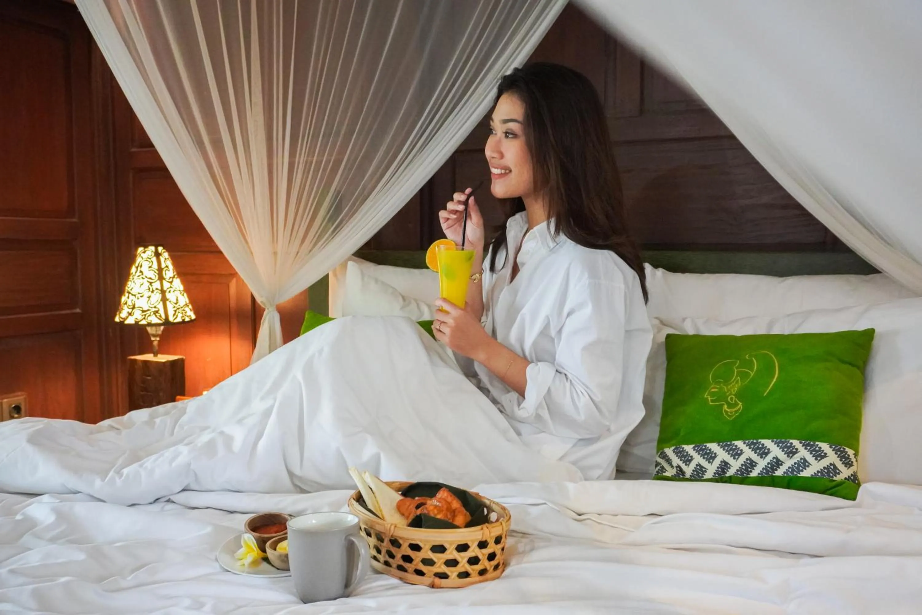 room service, Bed in Arya Villas Ubud